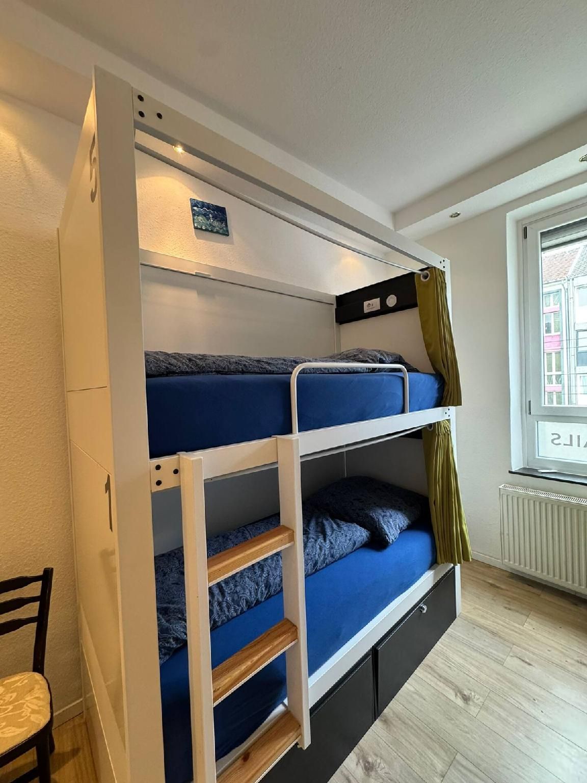 Private 8-bed-dorm -- en suite