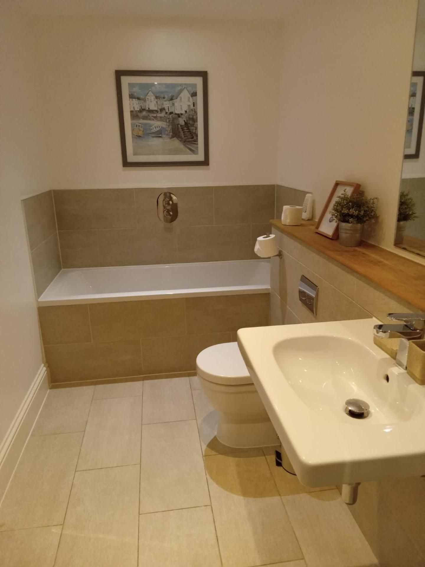2 Bedroom Executive Apartment (ground floor - private entrance)