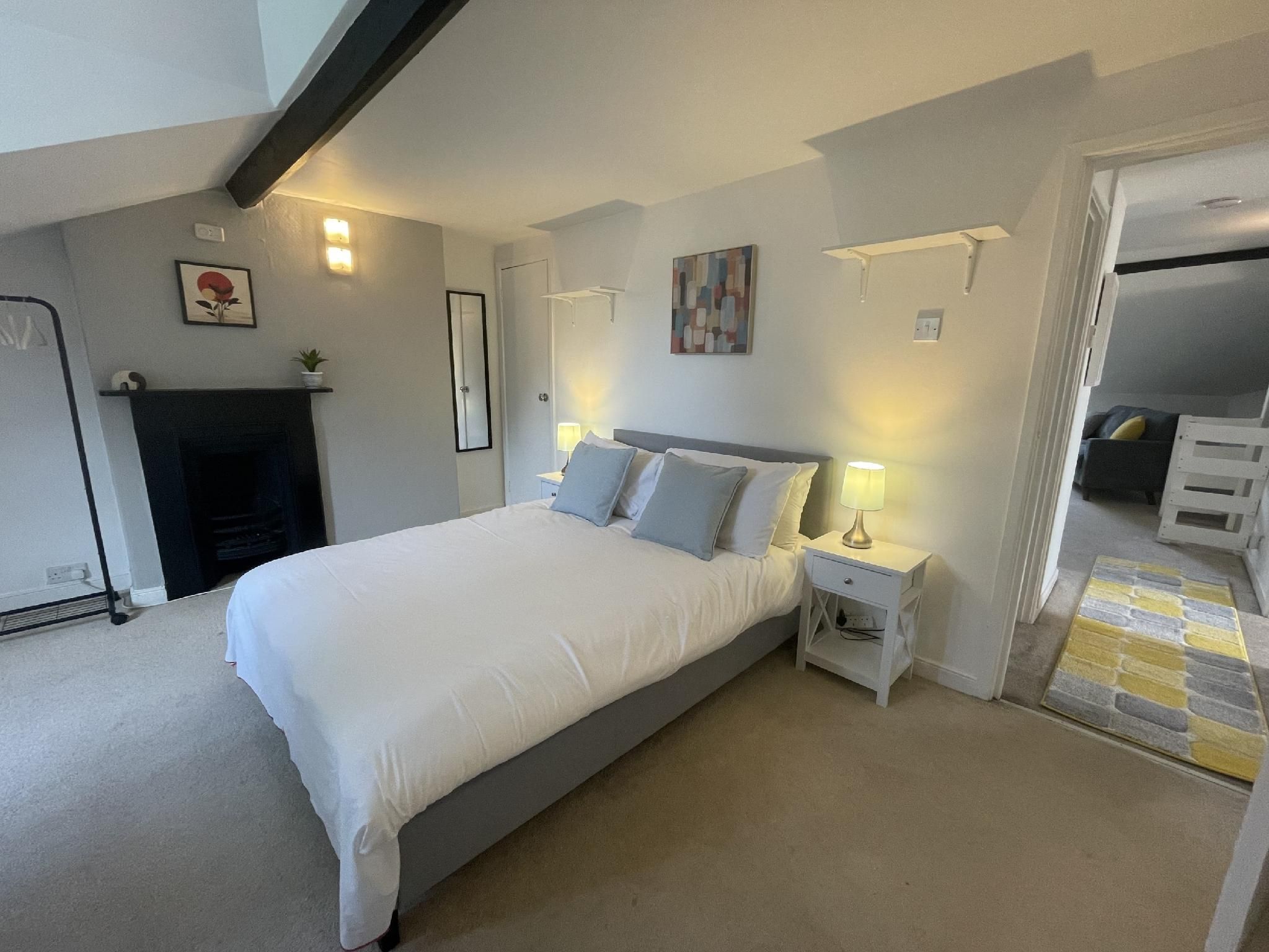 Top Floor Flat, 4 Cotham Park, Bristol, BS6 6BU