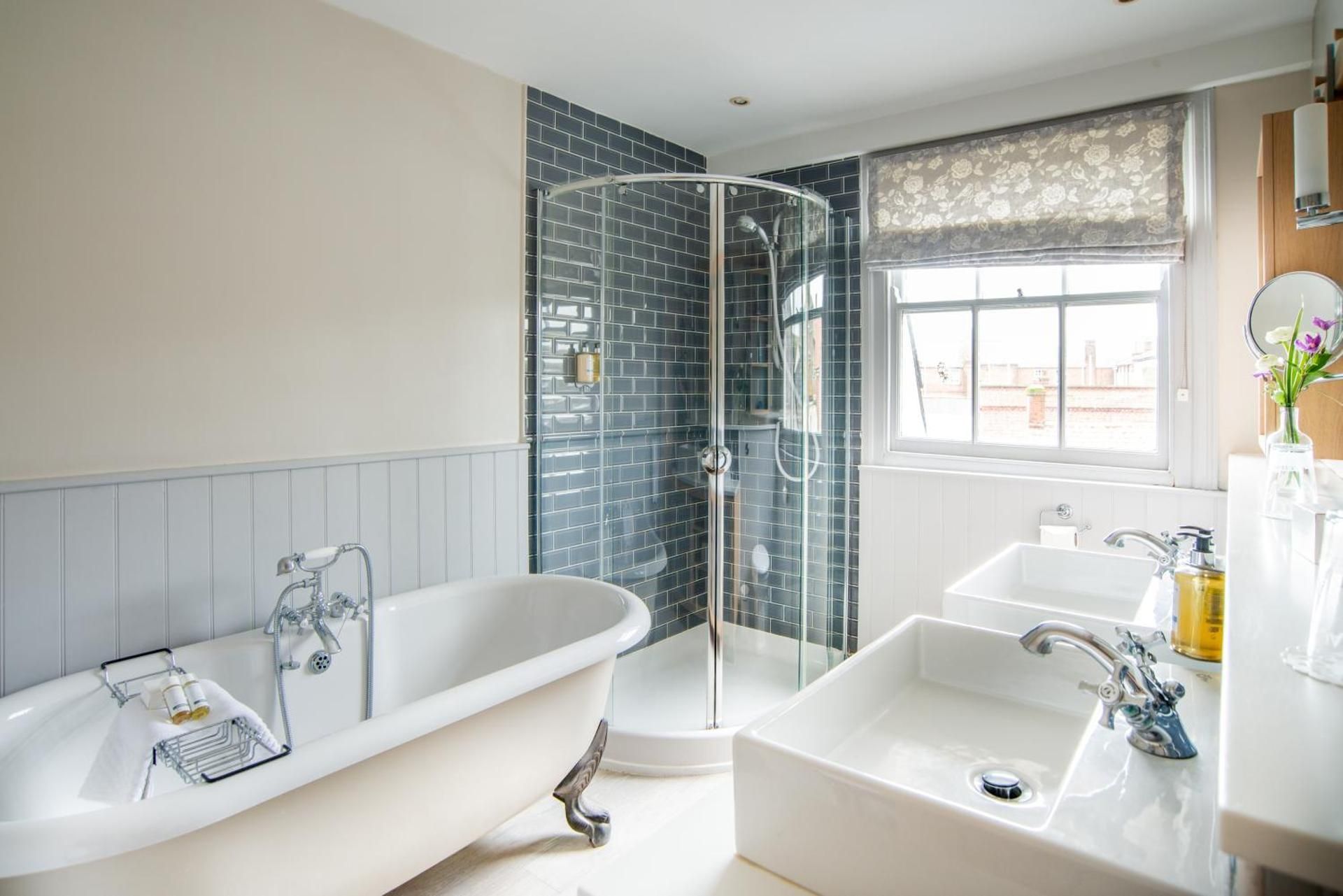 Crown Hotel Superior Double or Twin Room 3