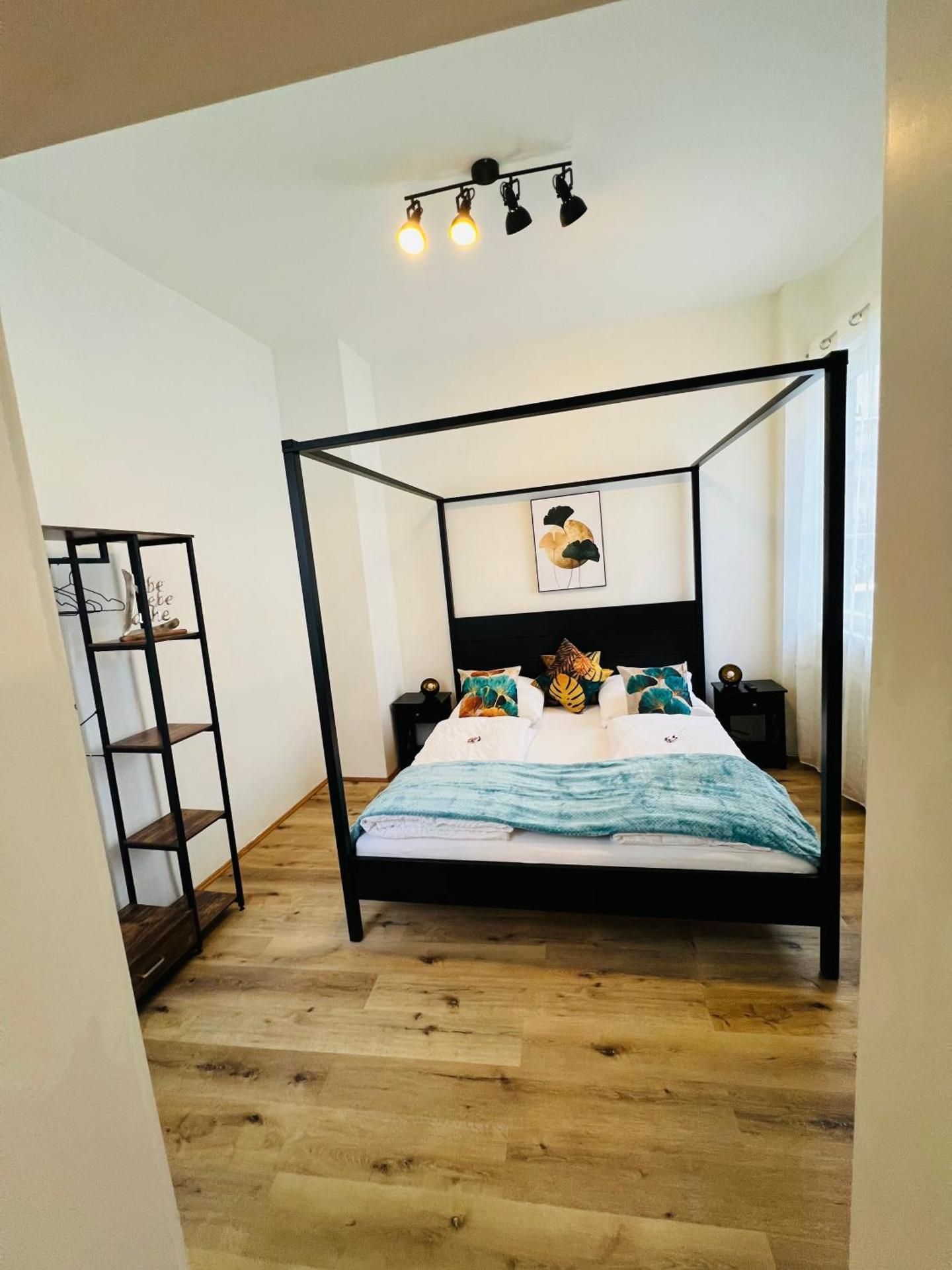 One-Bedroom Apartment - Guilia