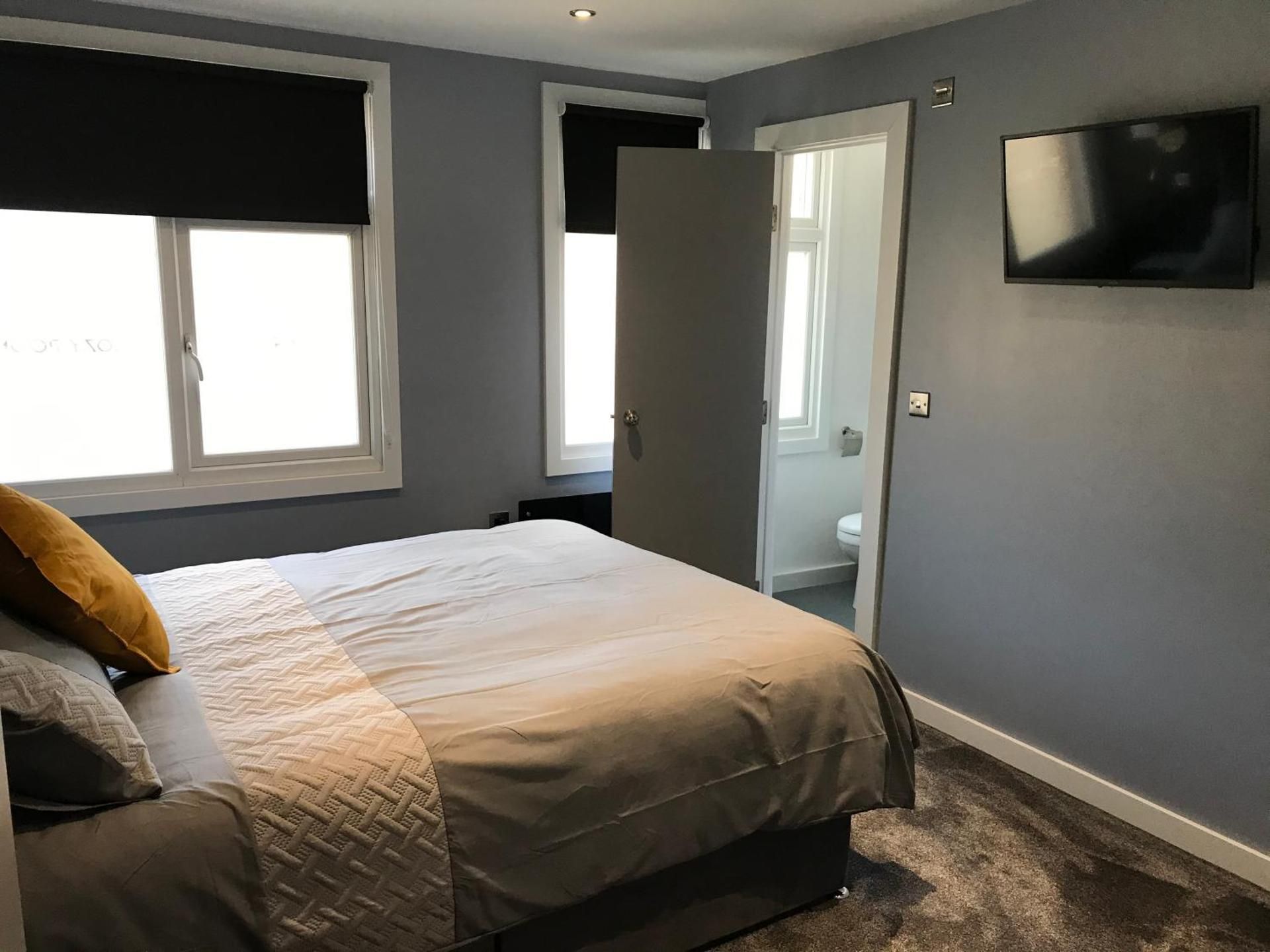 Double Room with Private Bathroom