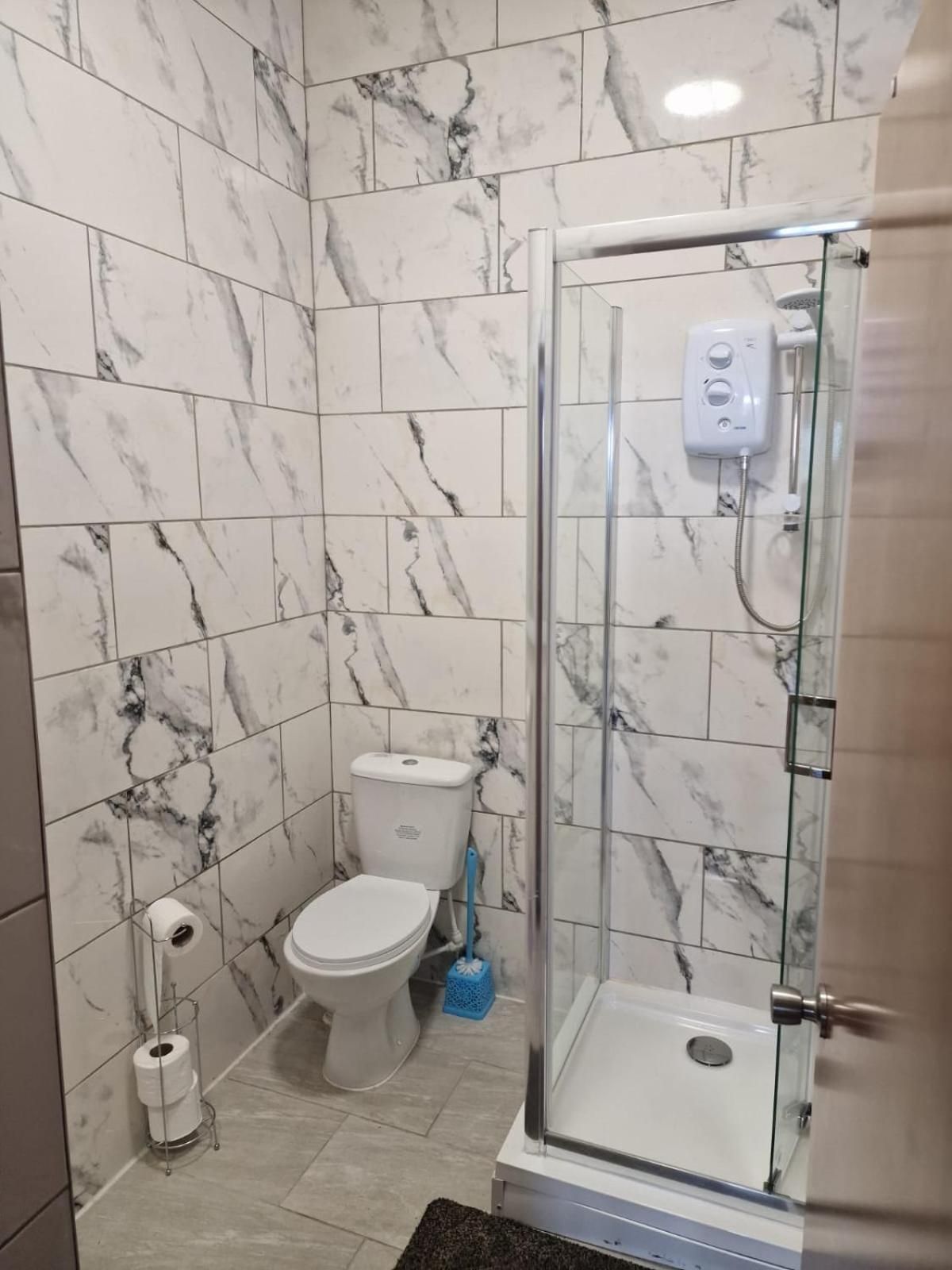 Deluxe One-Bedroom Apartment