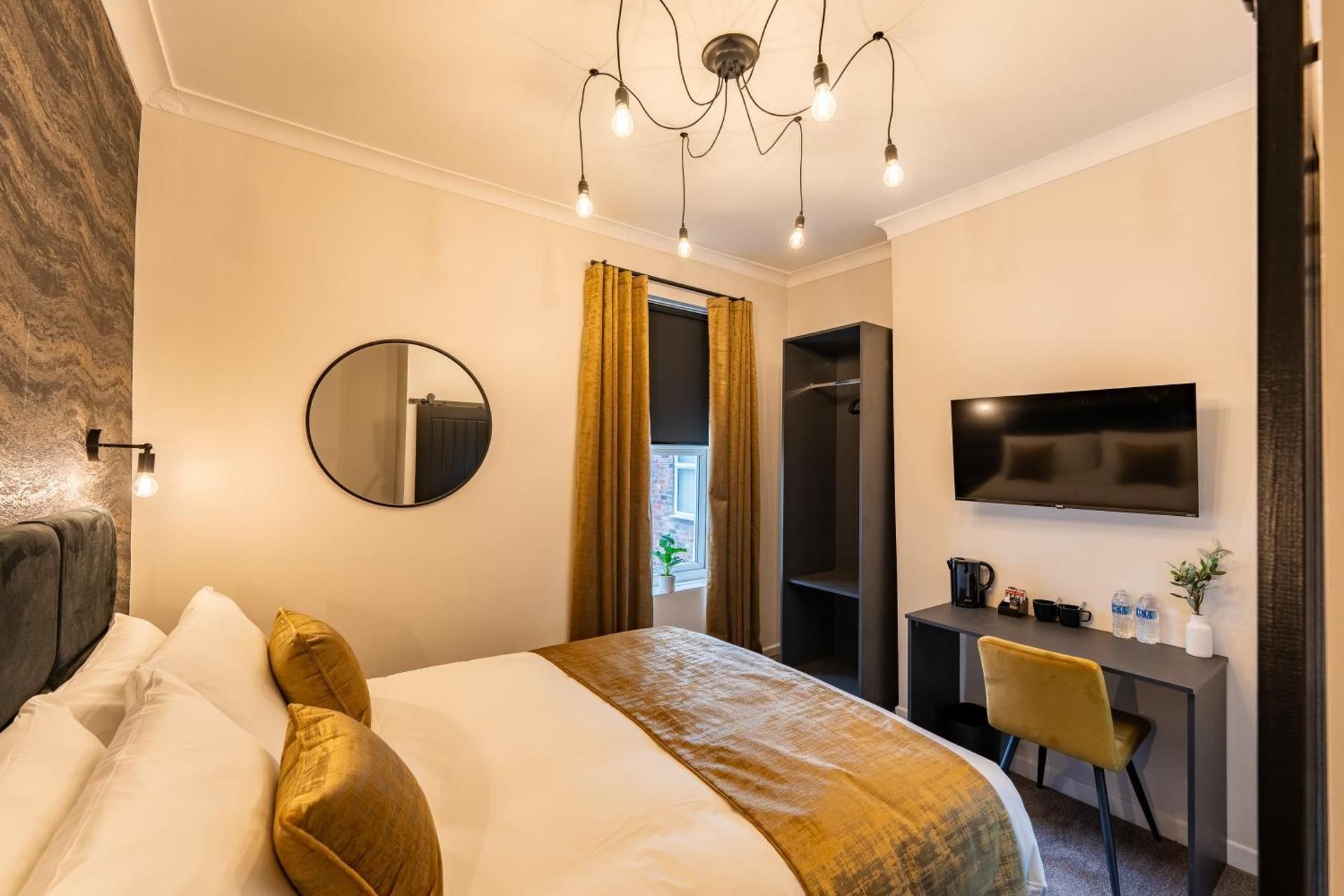 Deluxe Double Room with Shower