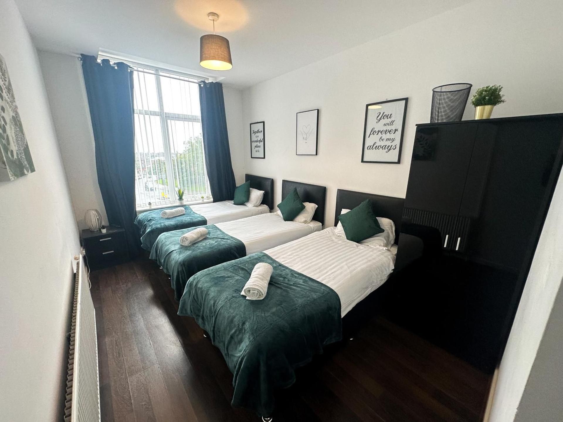 Economy Triple Room with Shared Bathroom