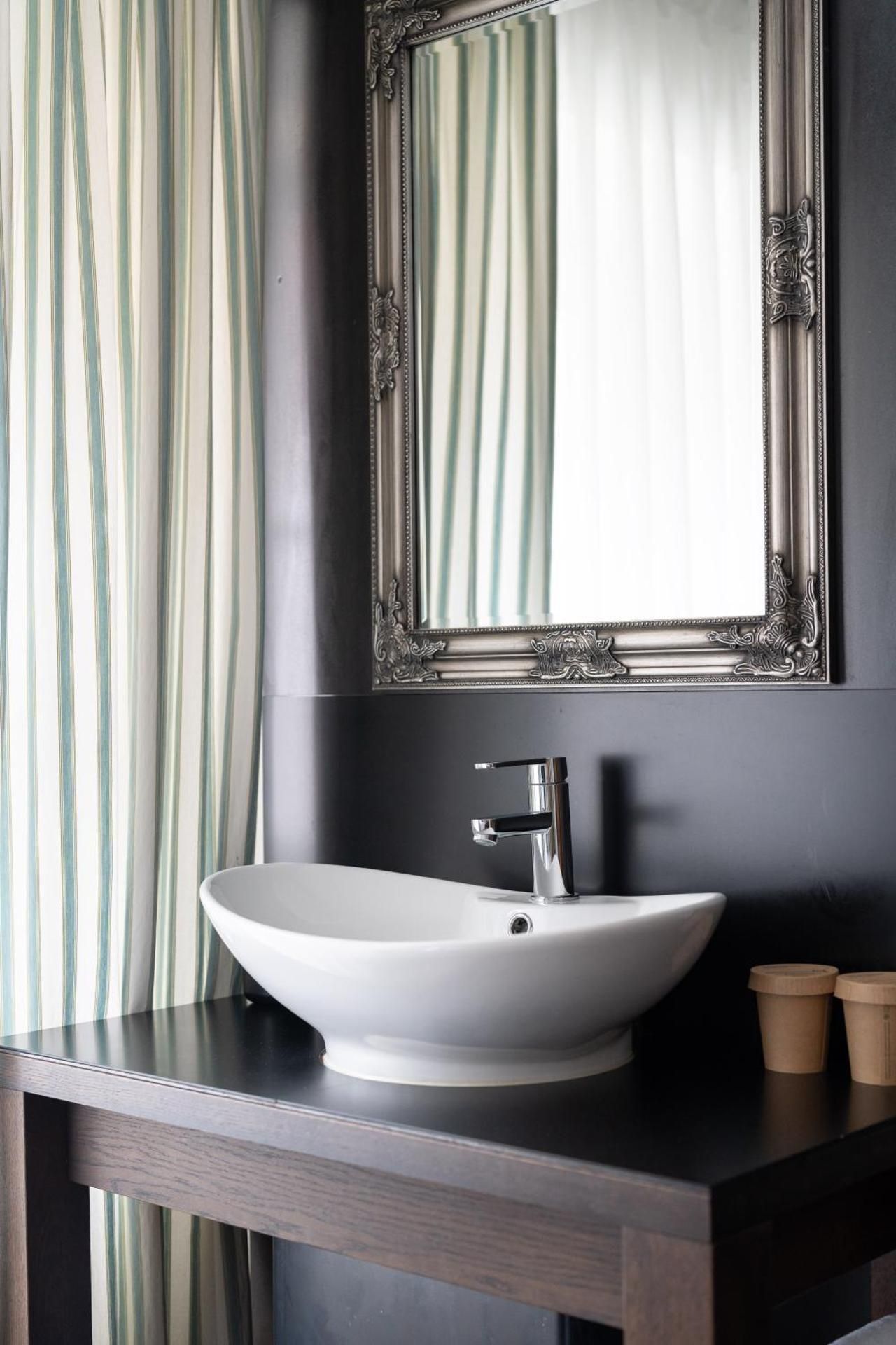 Single Room with Shared Bathroom