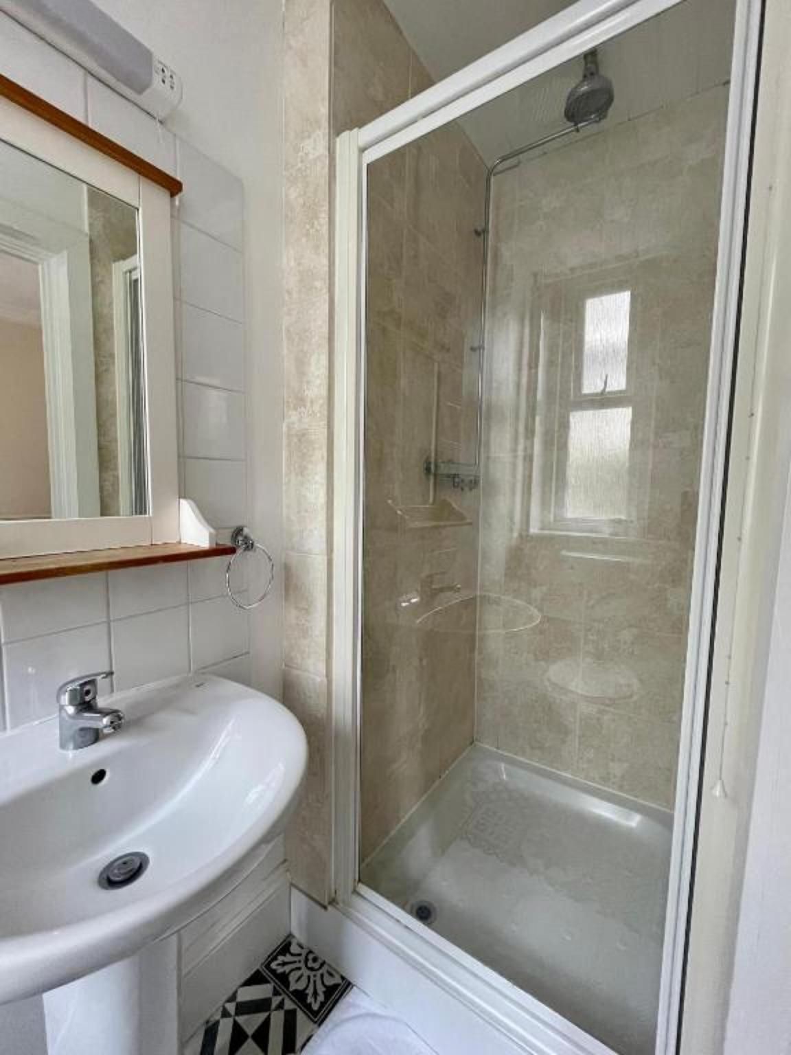 OYO The Lodge Bournemouth Standard Studio Double 3