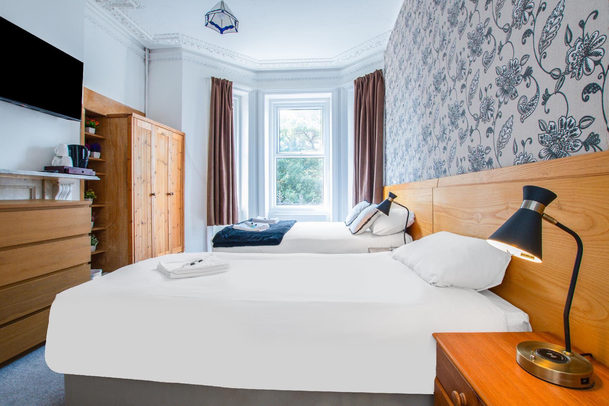 Family 2 Bedroom for 3 Person