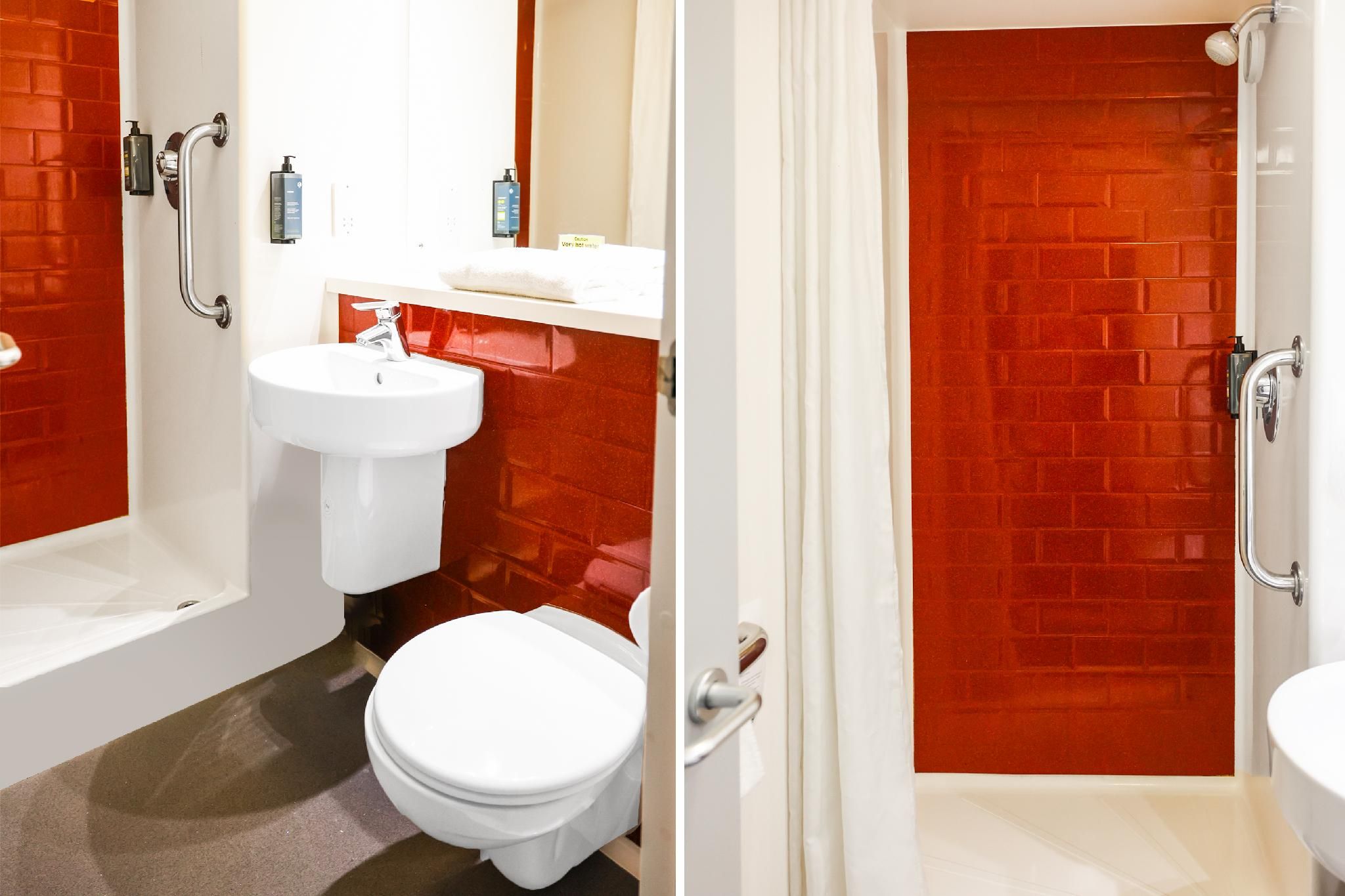 GO2 Lancaster Centre Hotel by OYO Standard Double Room 3