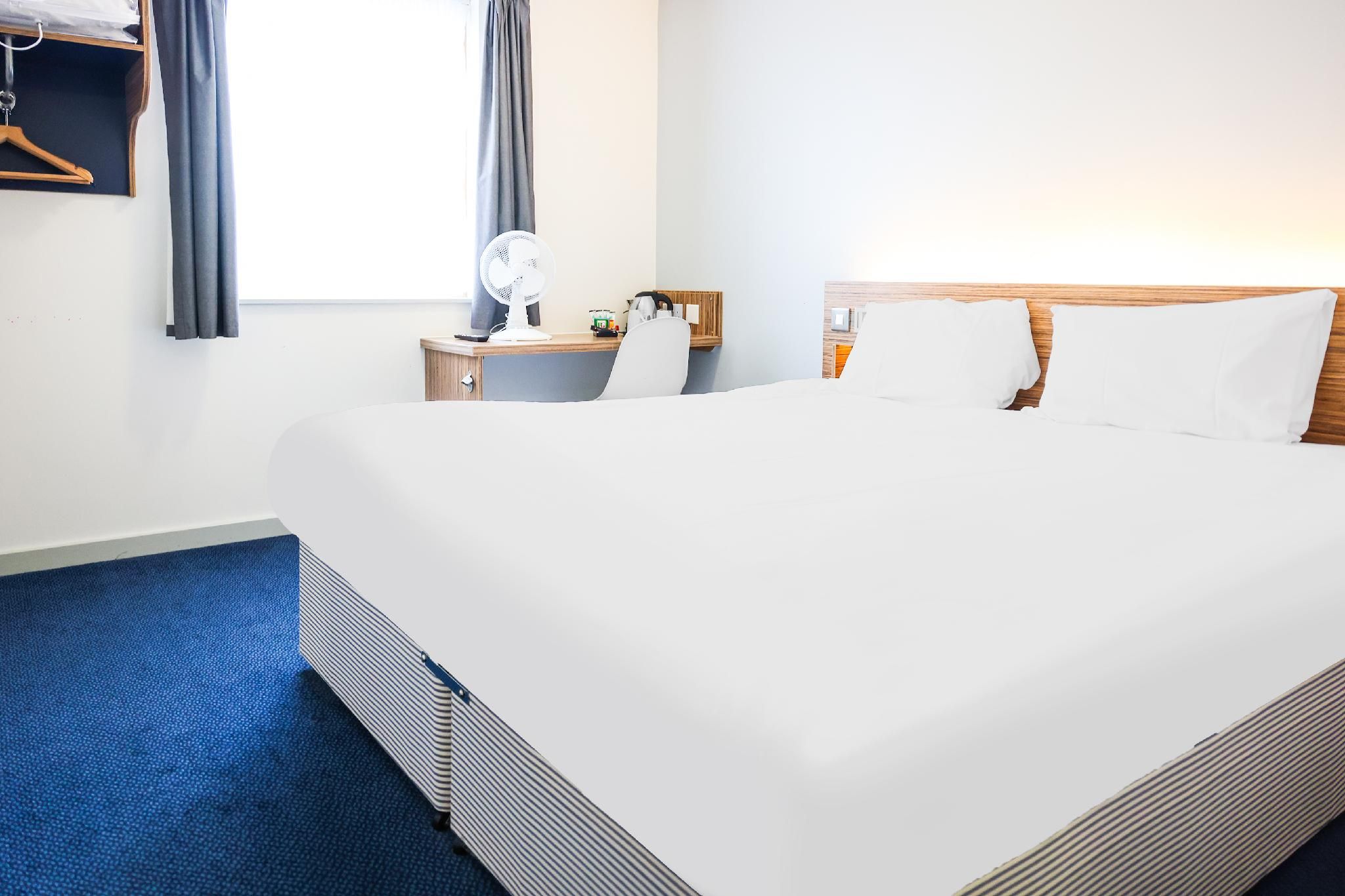 GO2 Lancaster Centre Hotel by OYO Standard Double Room