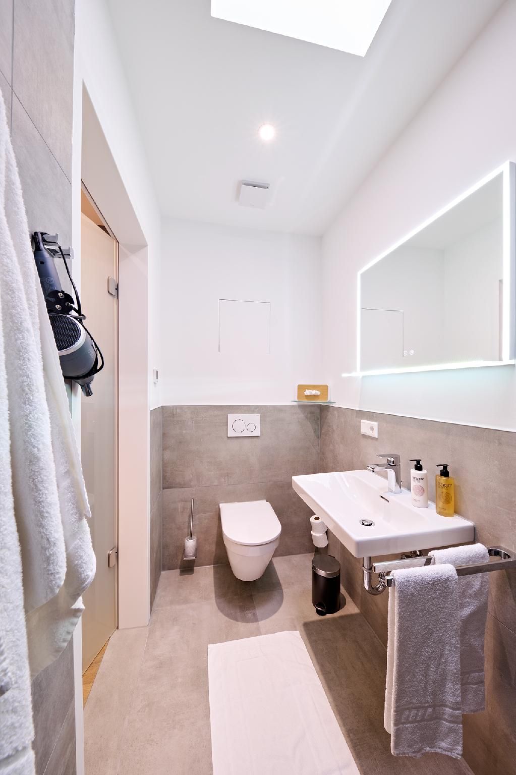 Studio-Komfort-Eigenes Badezimmer