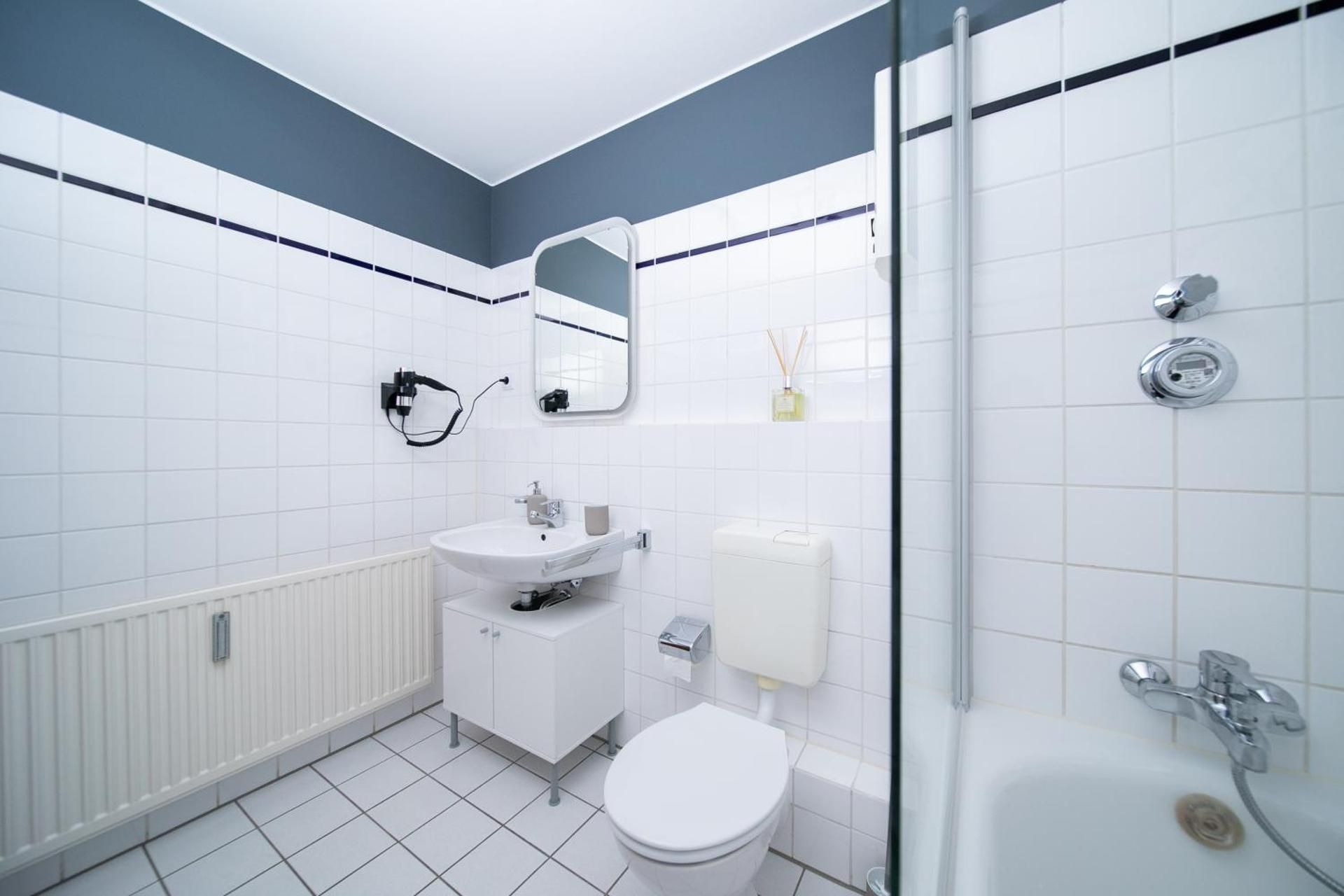 Favorite Stays - Neuss Furth Apartment with Terrace