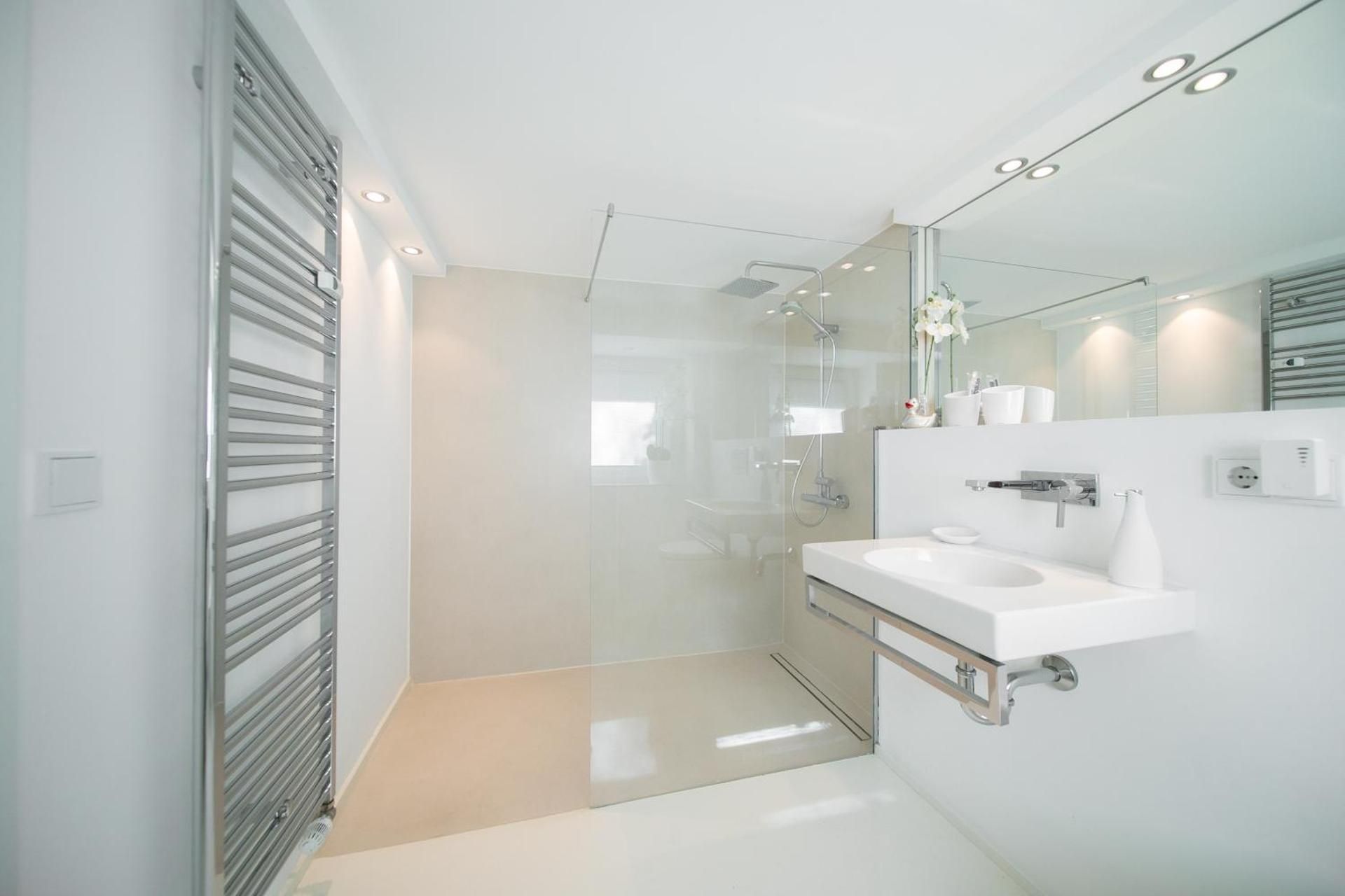 One-Bedroom Apartment with Garden