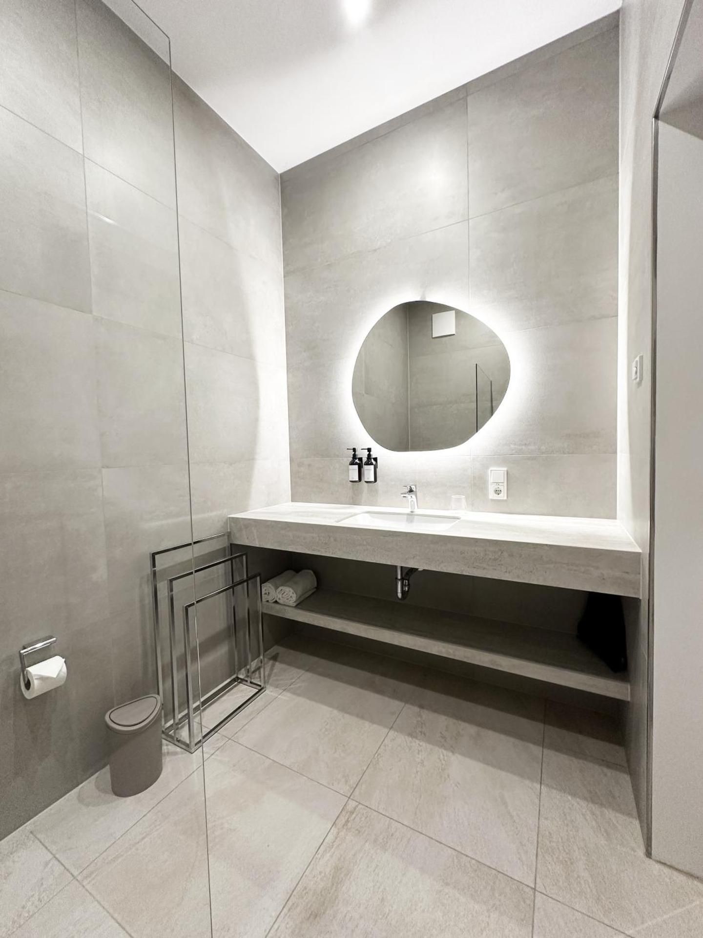 The Treasury Hotel Standard Queen Room 3