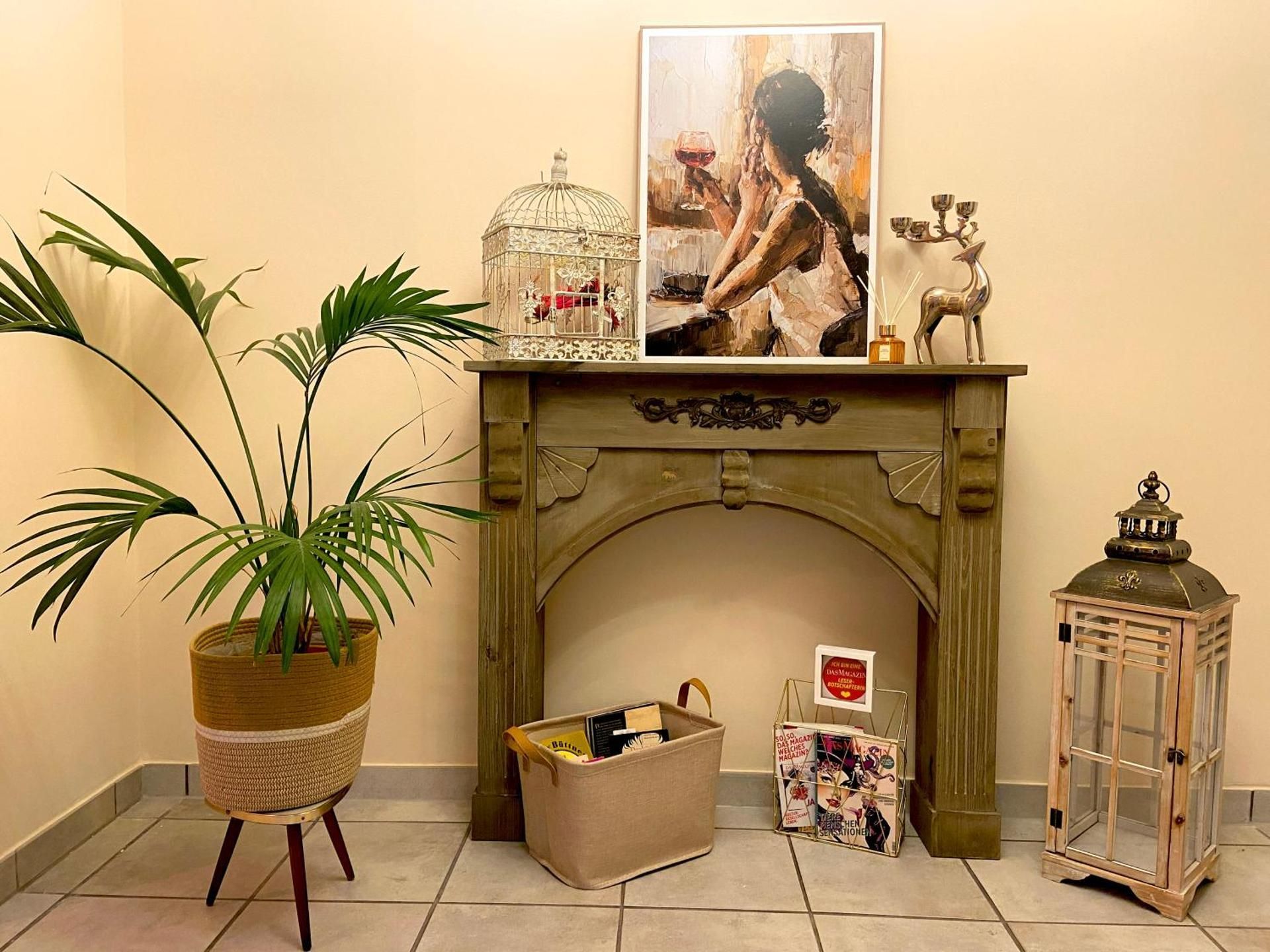 shared lounge/tv area