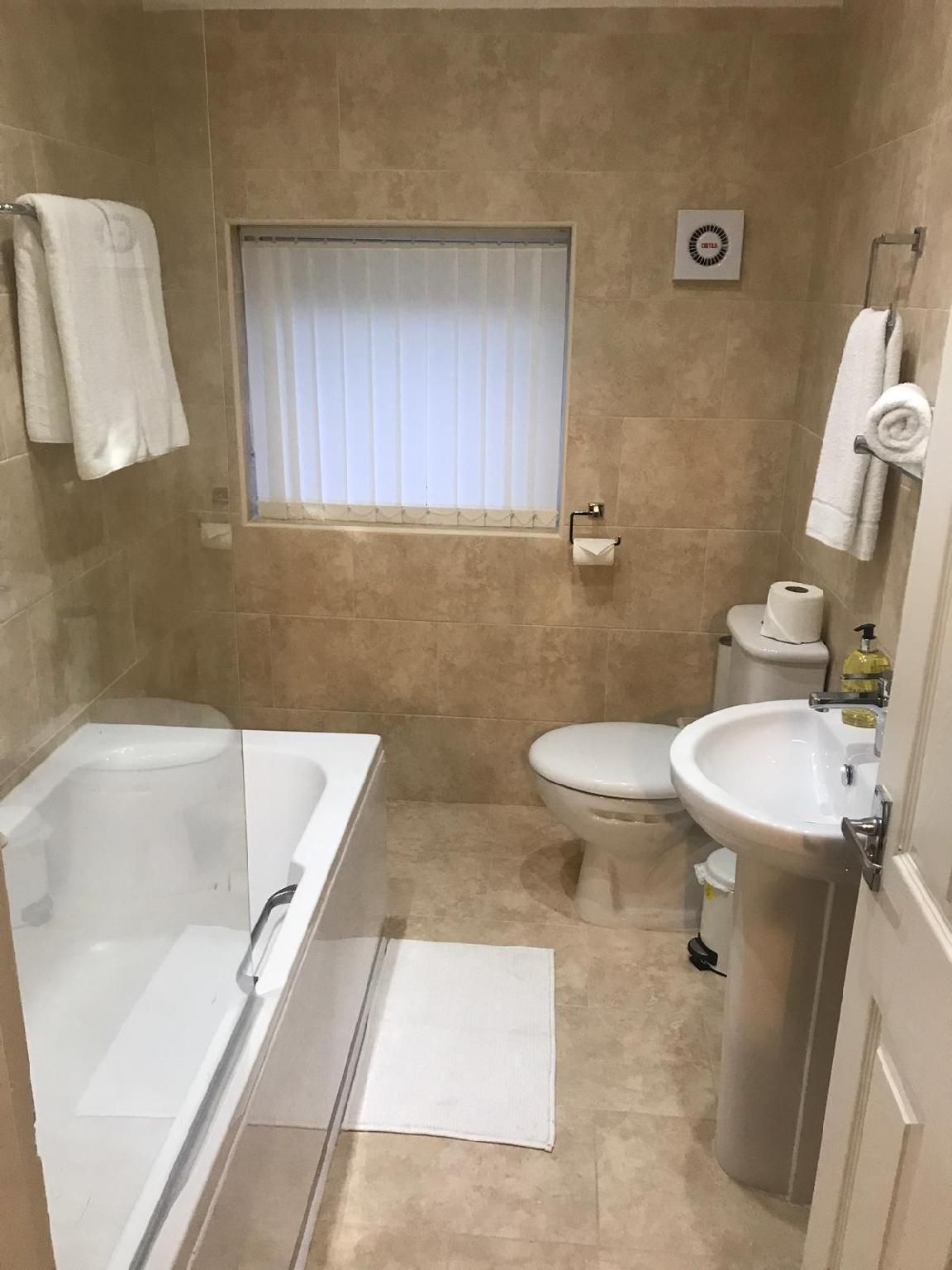 deluxe-double room-ensuite with bath