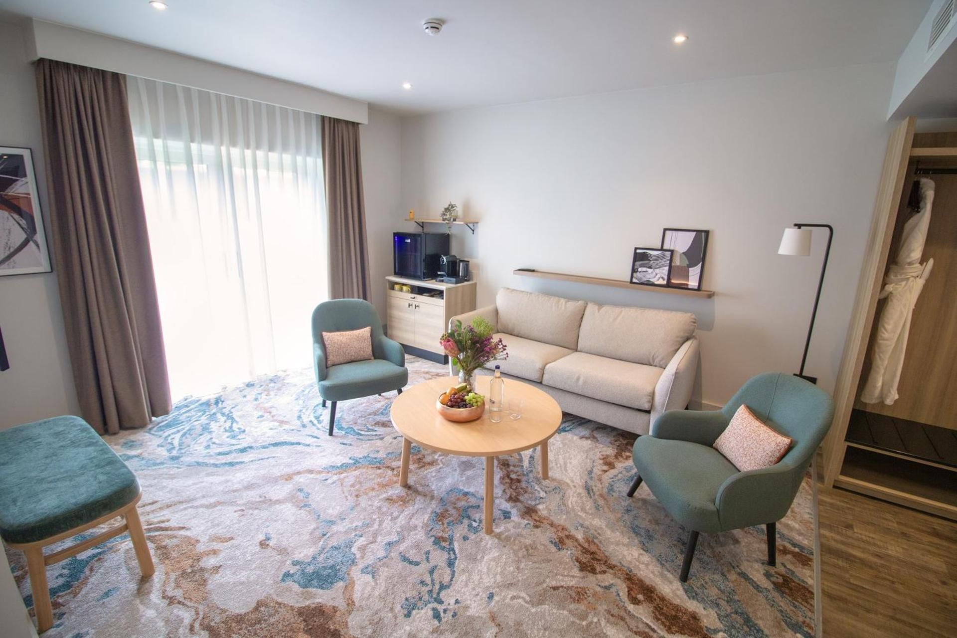 voco Rockingham Forest Corby by IHG One-Bedroom Suite with Sofa Bed 2