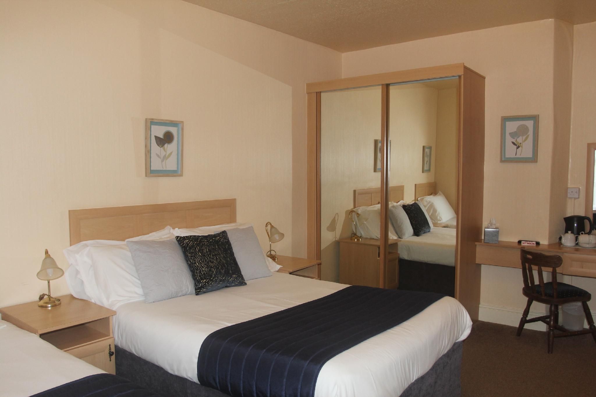 Bryn-Y-Mor Hotel Rear Standard Triple/3 2