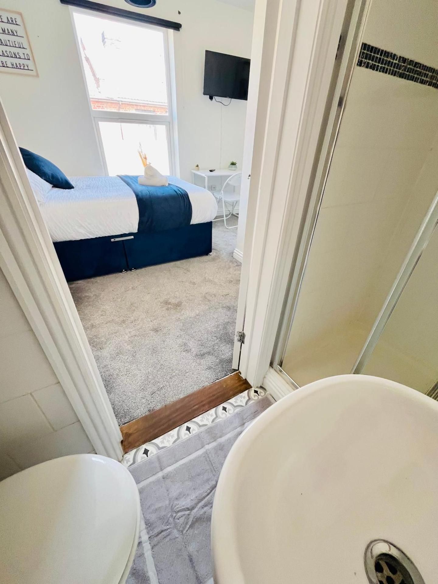 Deluxe Double Room with Shower