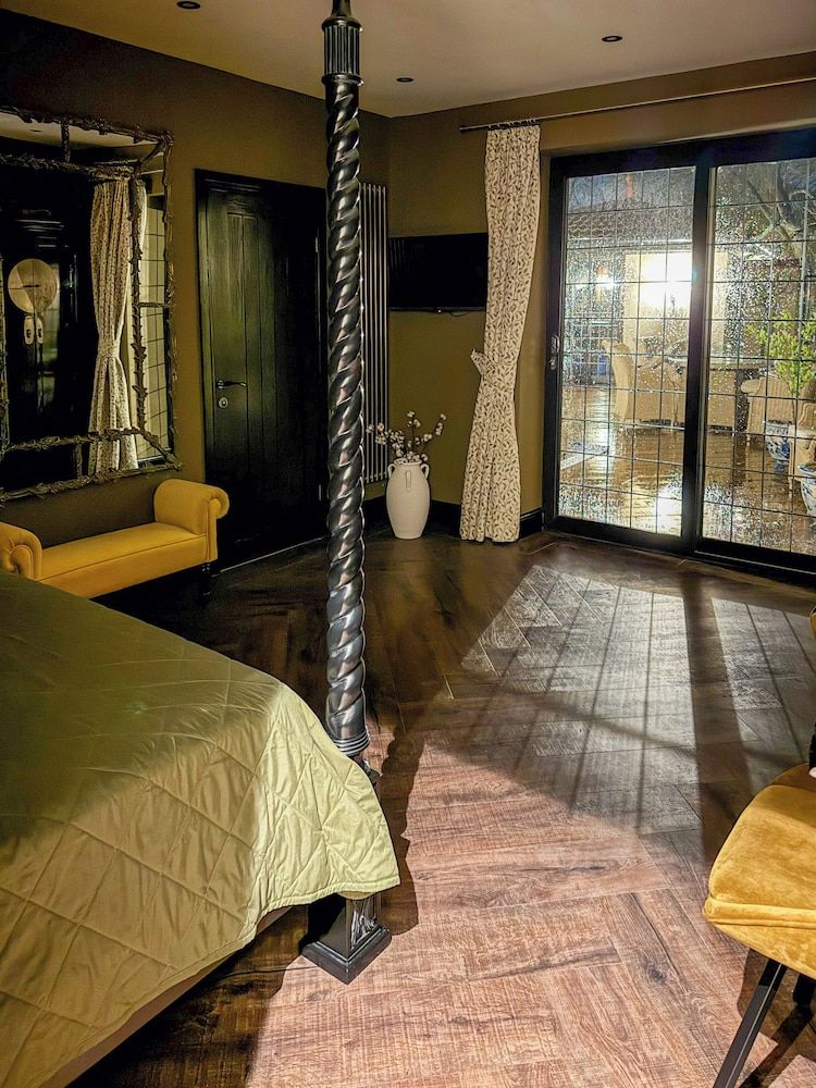 Balancyoga Guesthouse The Killing Eve Suite 7