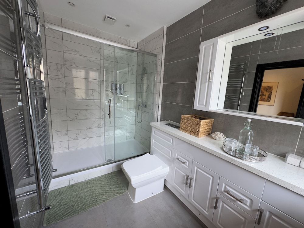 Balancyoga Guesthouse The Killing Eve Suite 5