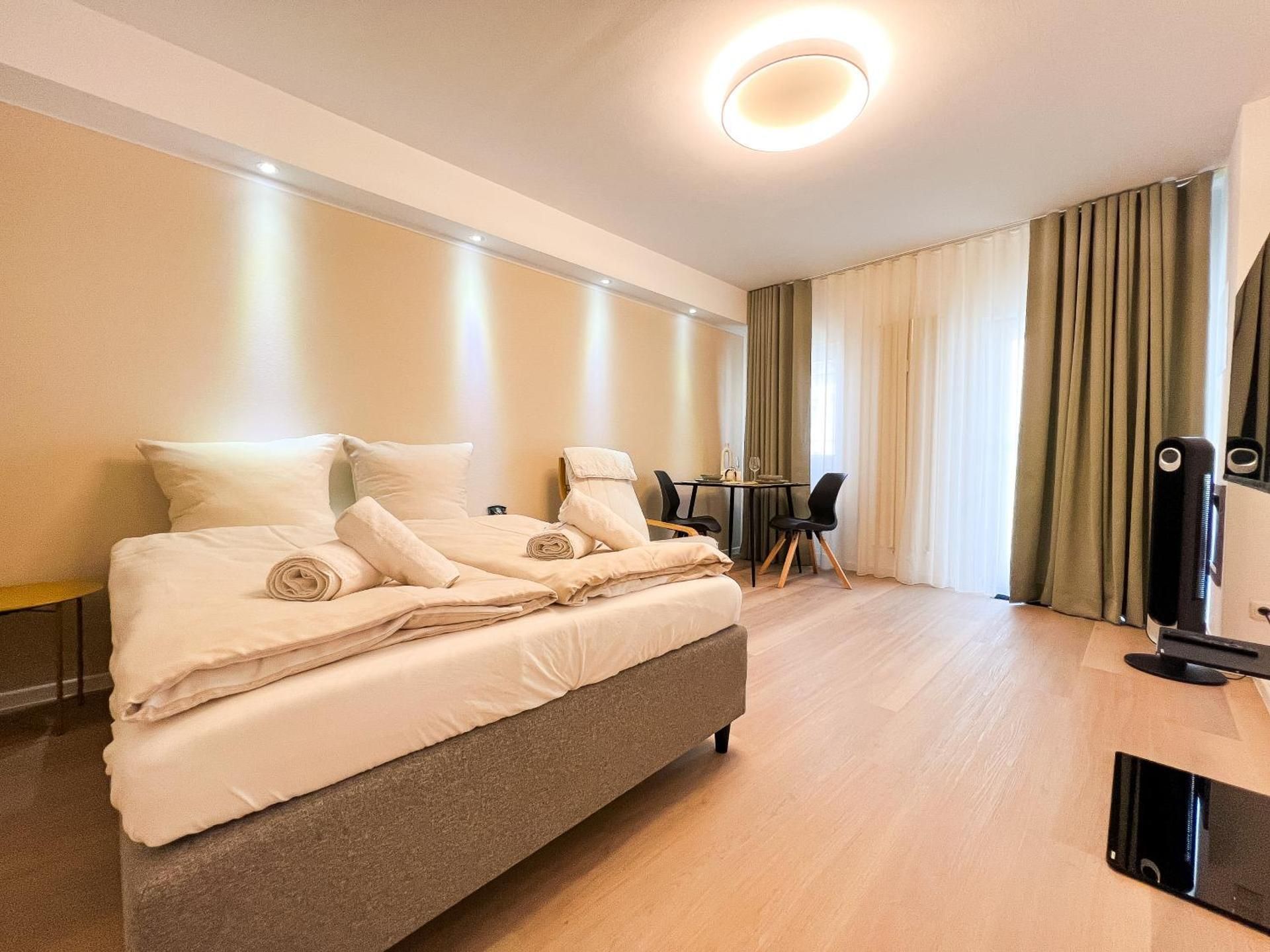 DELUXE APARTMENT