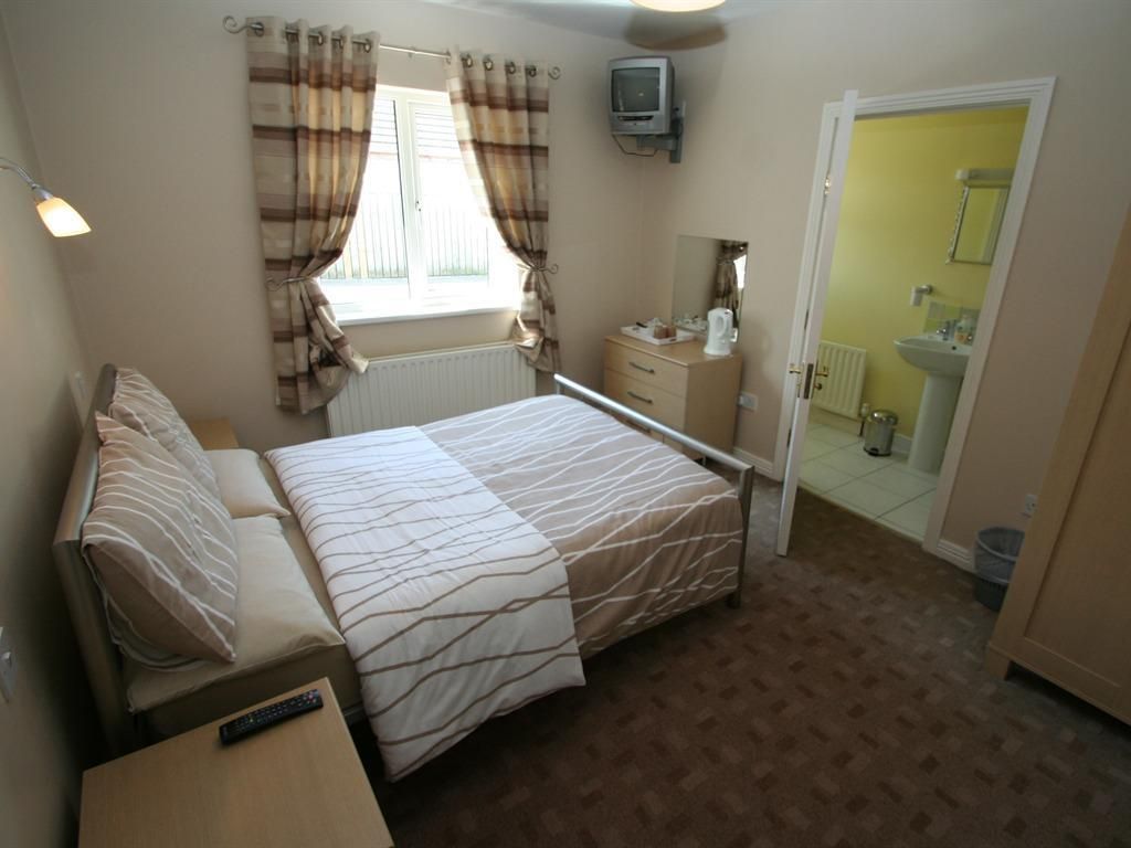 Triple room-Ensuite with Shower-No view