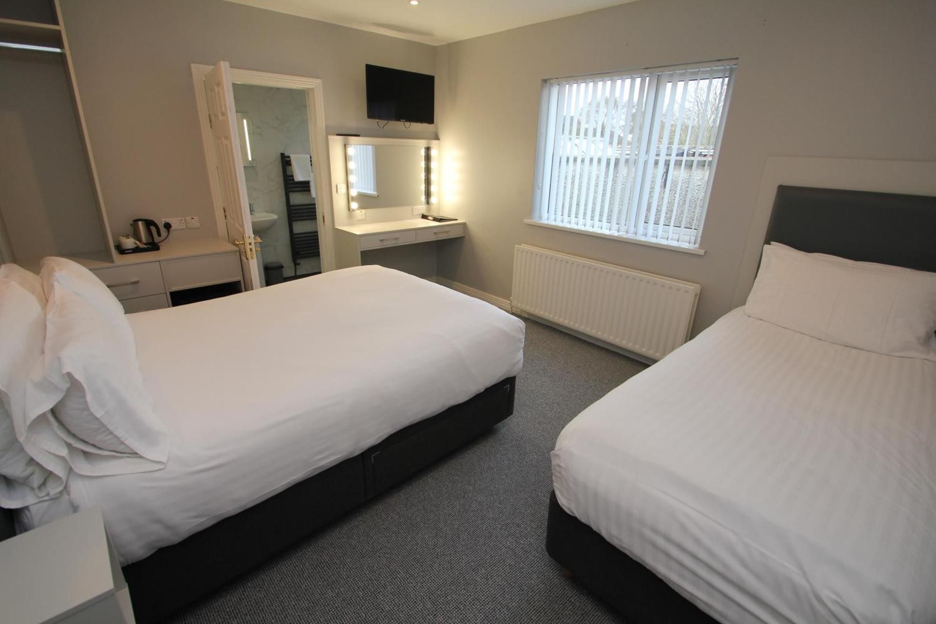 Triple Room with Private Bathroom