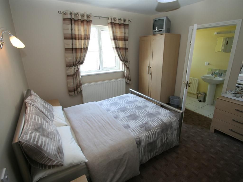Triple room-Ensuite with Shower-No view