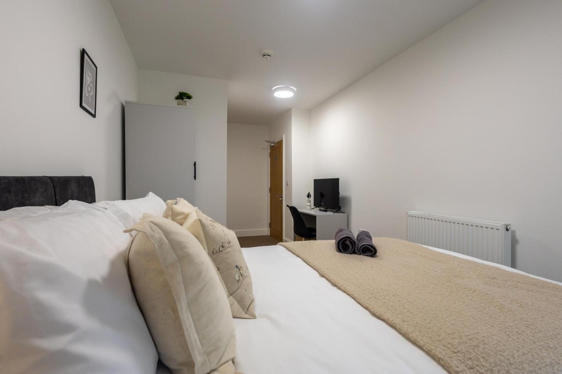 Deluxe Double Room with Shower
