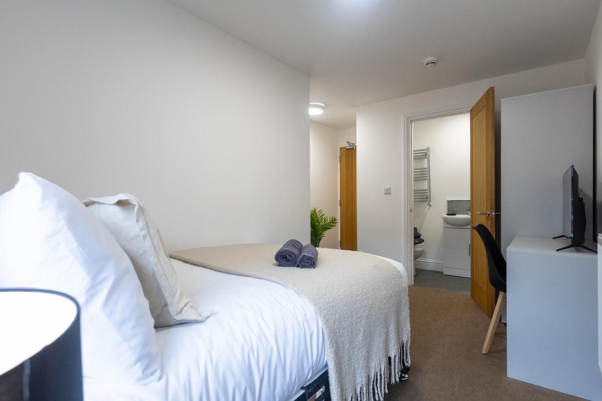 Double Room with Private Bathroom