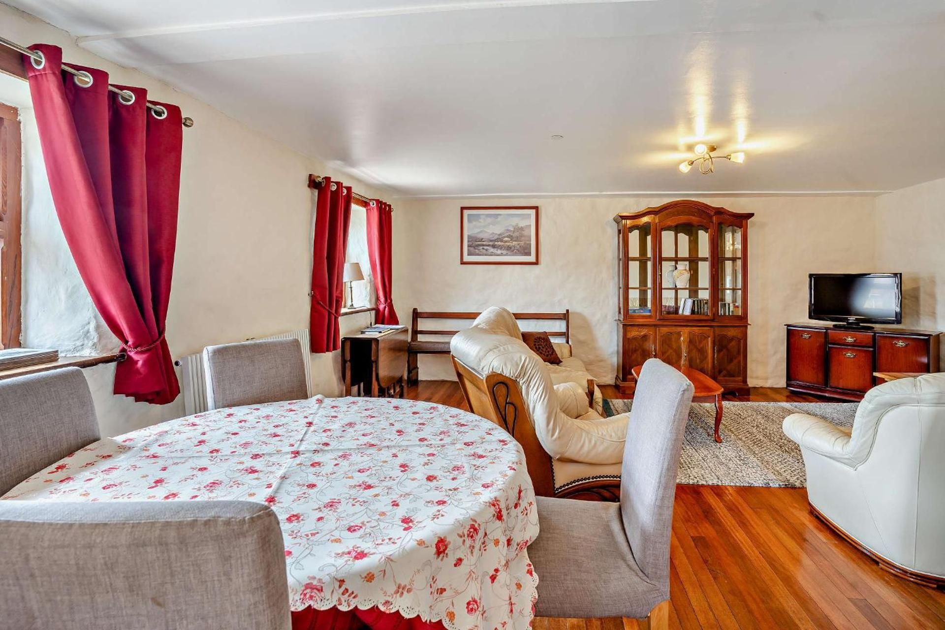 Apartment with Shower