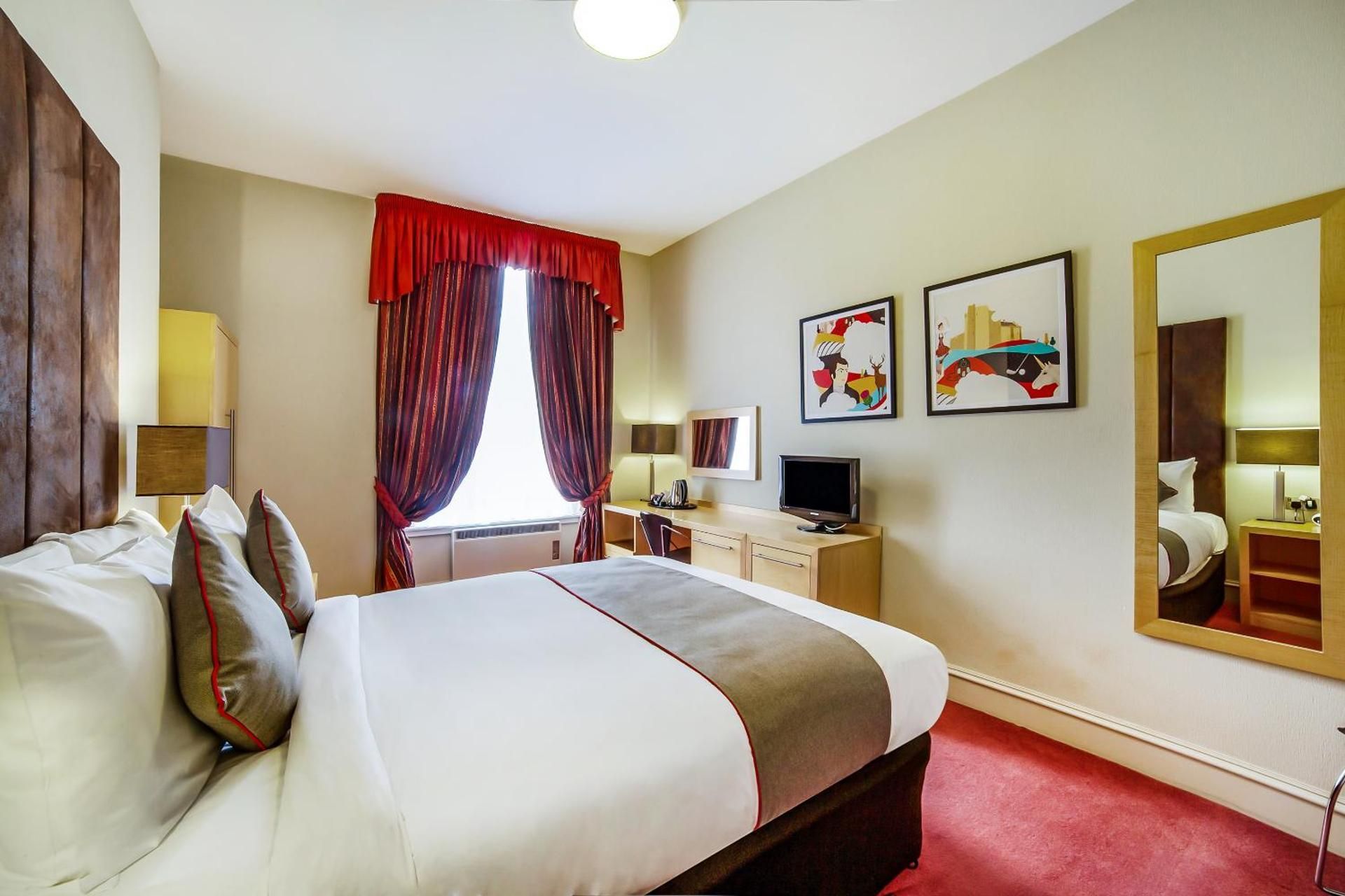 Deluxe Suite