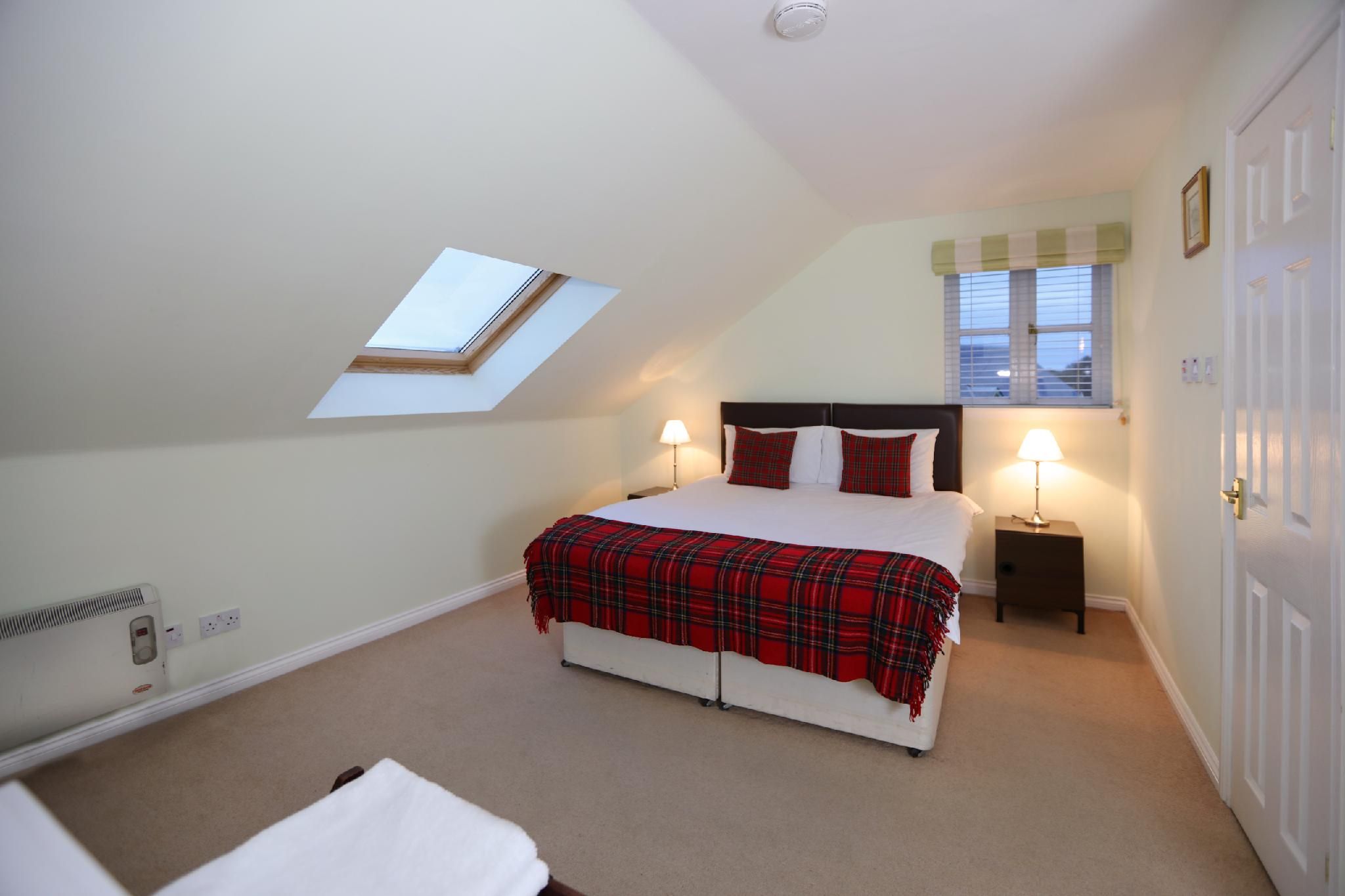 Family room-Ensuite with Shower-Countryside view-Family Room (Sleeps 4)