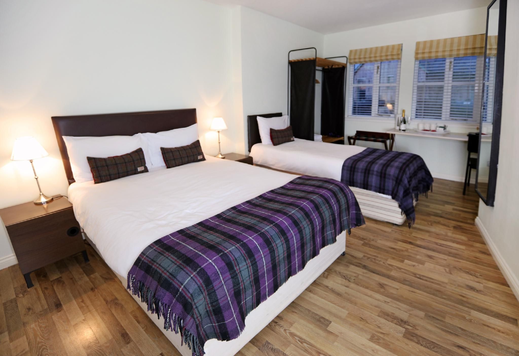 Triple room-Ensuite with Shower-Countryside view-Triple Room