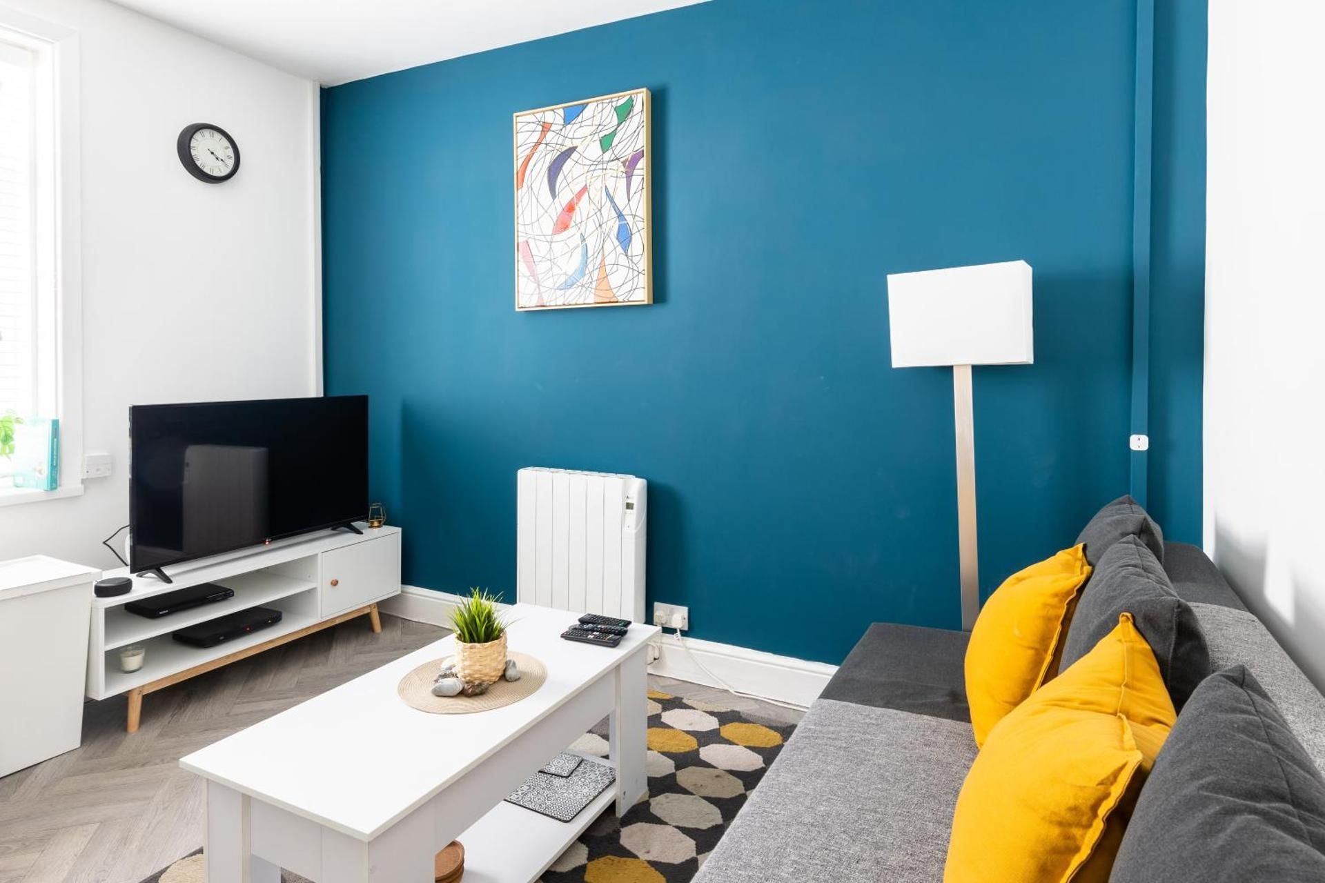 DELUXE APARTMENT