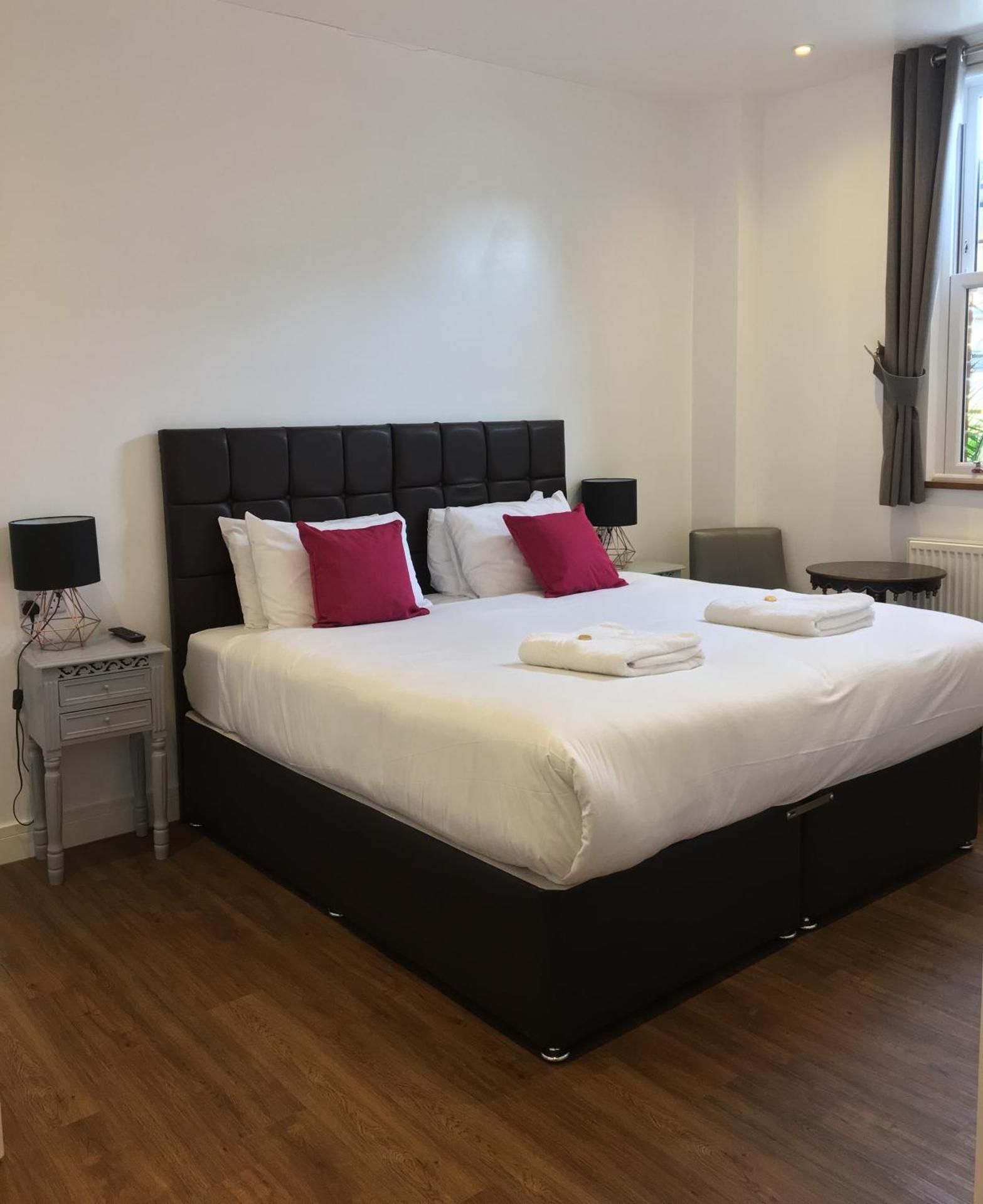 Superior Room with Air Conditioning (Pet Friendly)