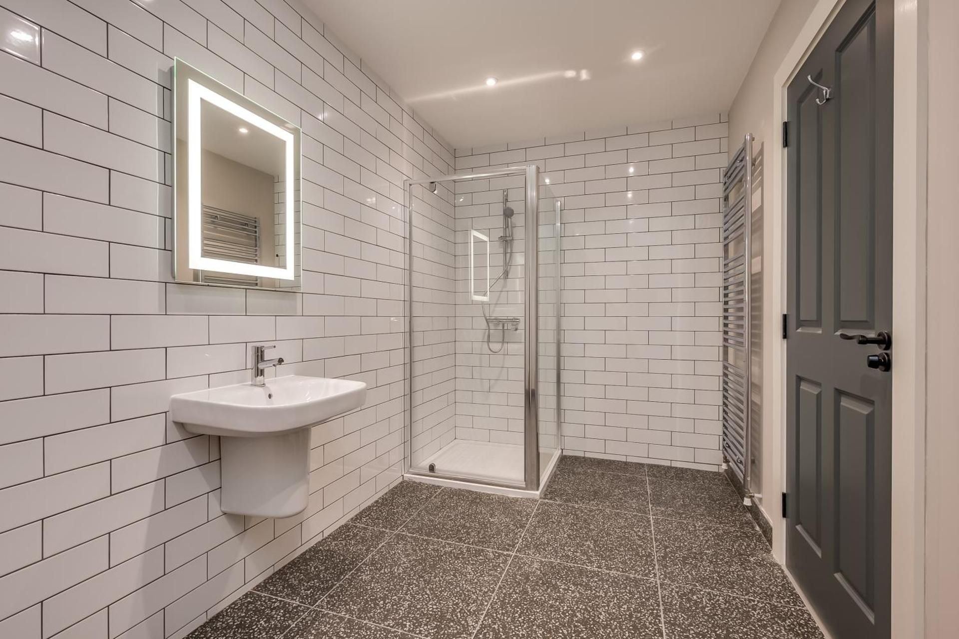 Castle Buildings One-Bedroom Apartment 2