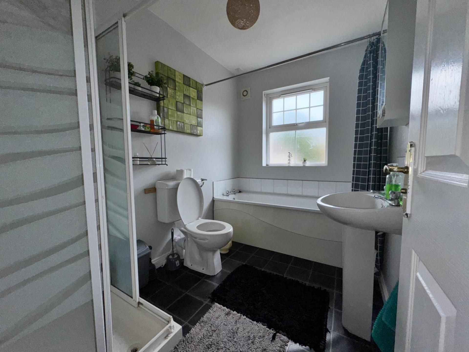 Cozy Room in Quiet Cul-de-Sac Near City Centre