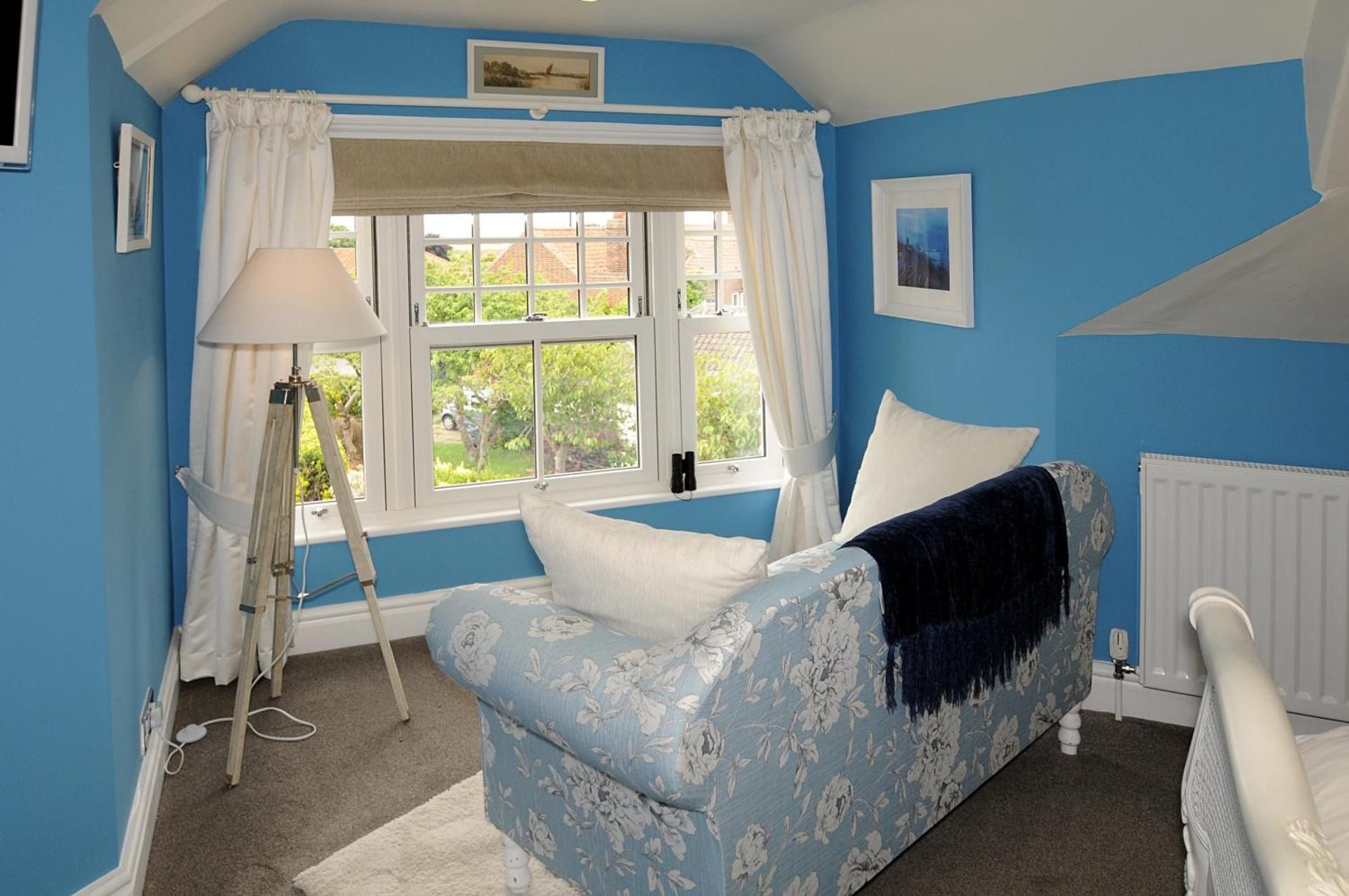 Corner House Bed & Breakfast King Room with Sea View 2