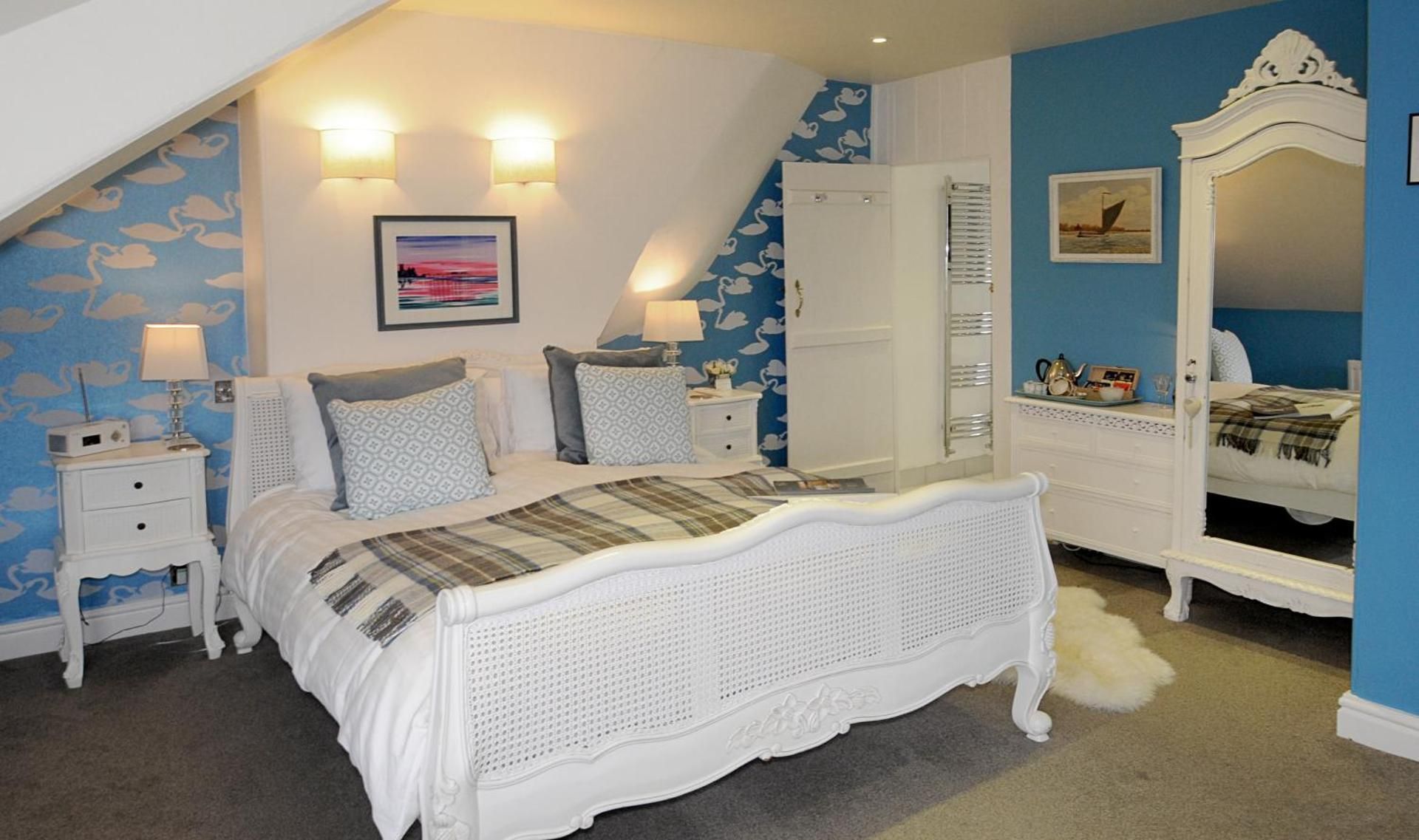 Corner House Bed & Breakfast King Room with Sea View