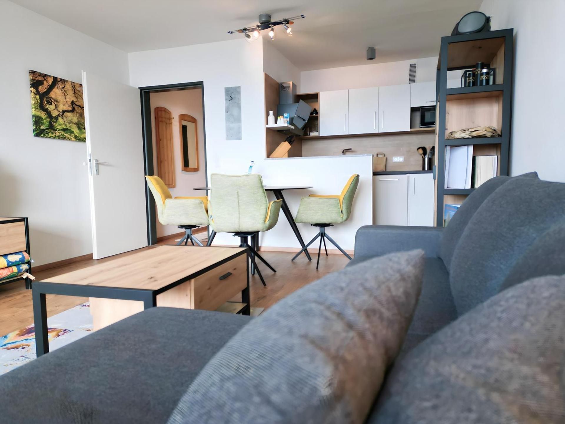 DELUXE APARTMENT