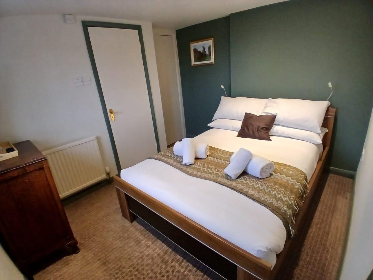 Double room-Ensuite with Shower (1)