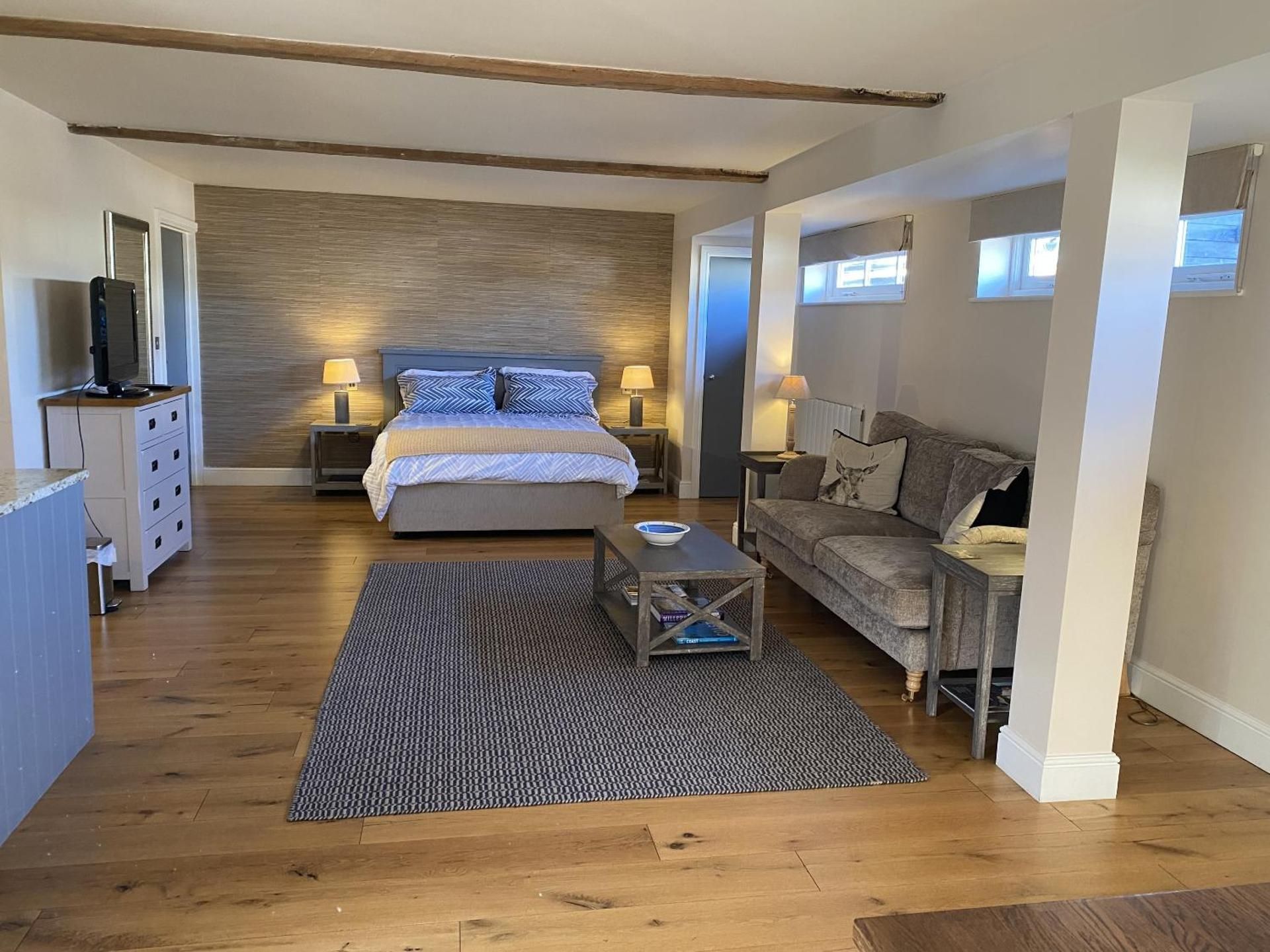 Red lion little barn  Studio