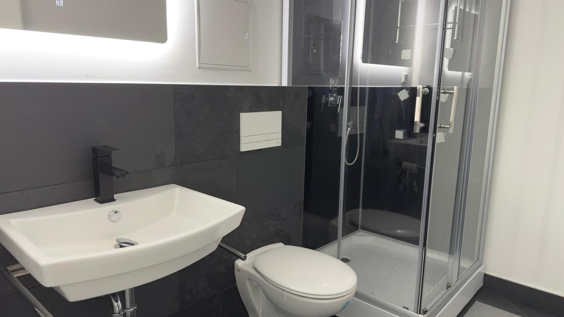 Basic Triple Room with Shared Bathroom