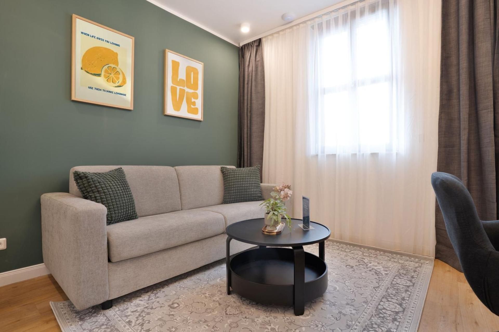 Superior One-Bedroom Apartment