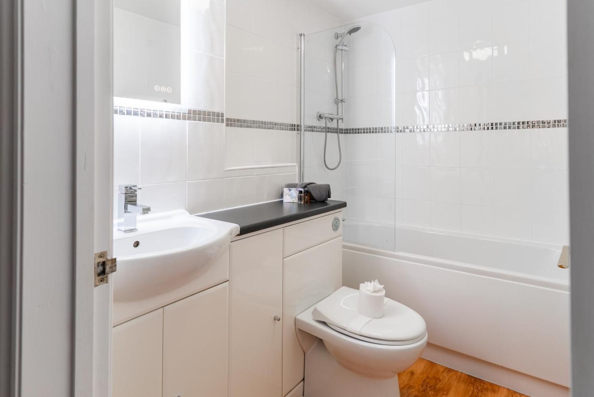 DELUXE APARTMENT