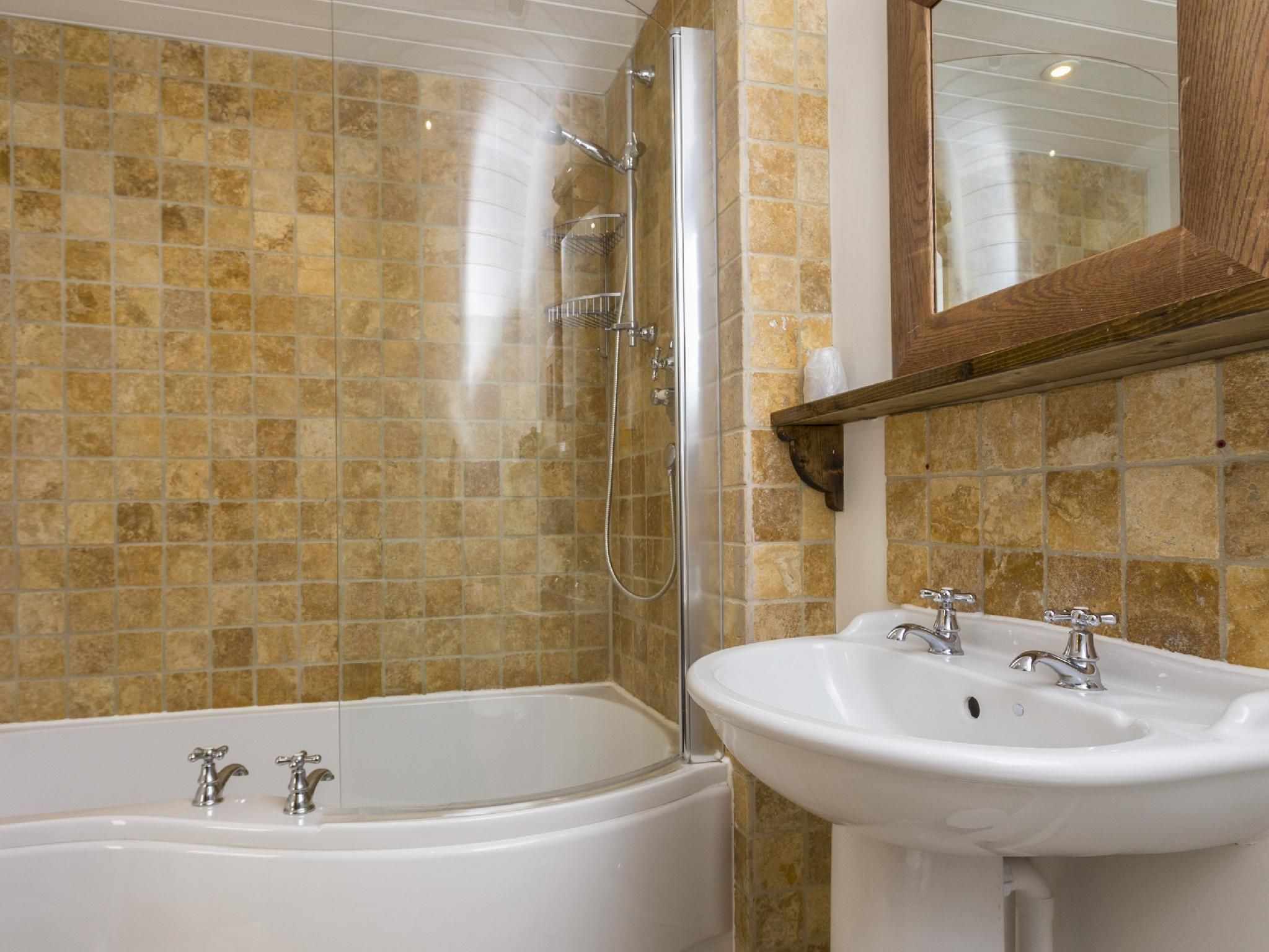 King-Deluxe-Ensuite with Bath