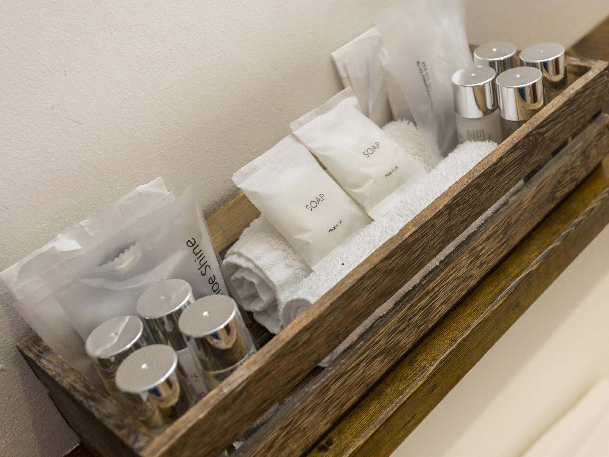 Blue Ball Inn Double Room, Wet Room - Accessible 3