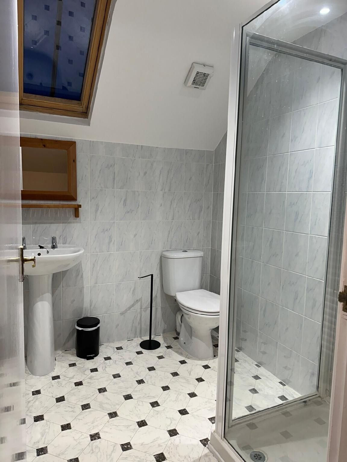 Kimmeridge Bay-Triple Room-Ensuite-Comfort